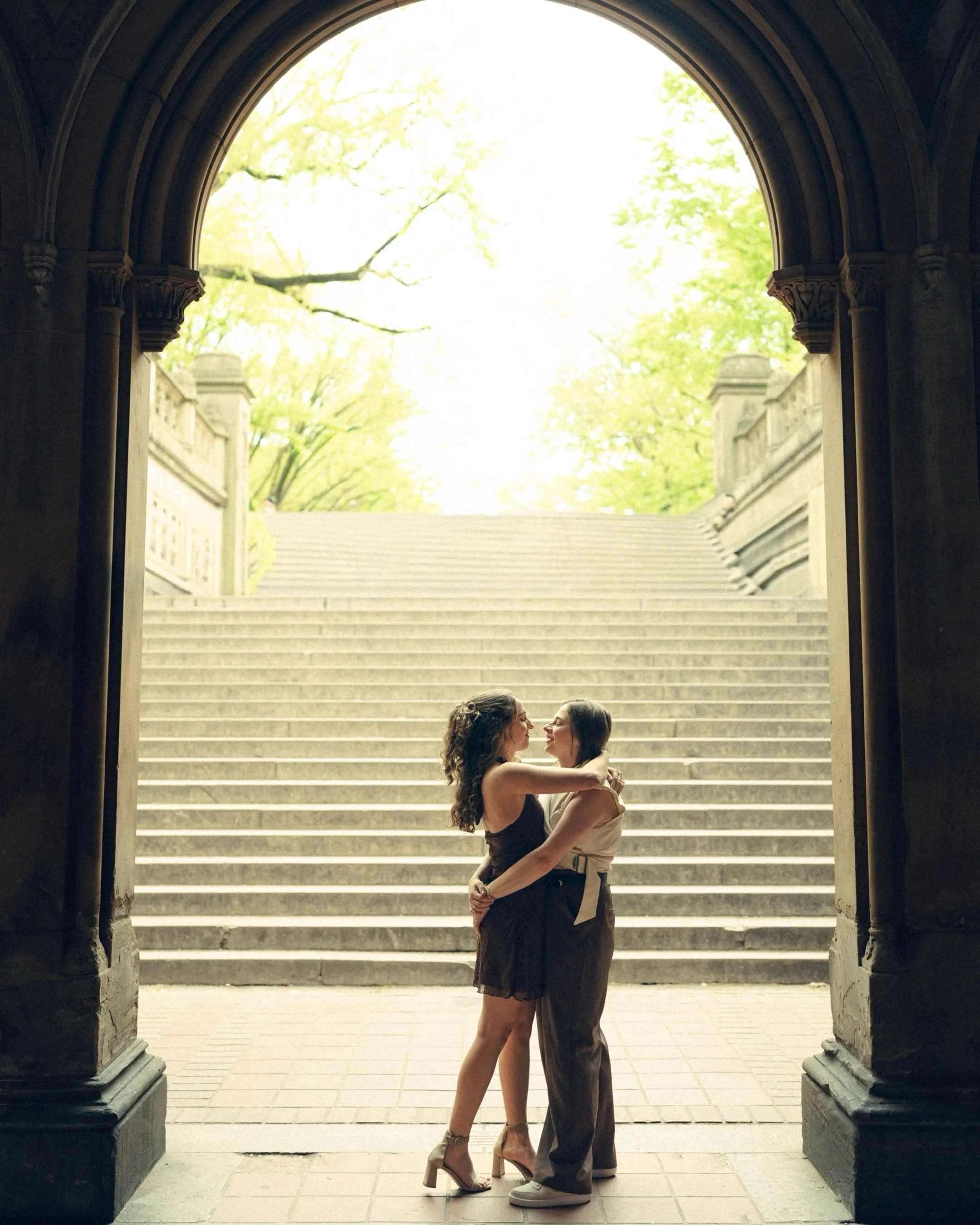 Your love deserves to be captured in a way that feels real, effortless, and true to you 🤍 From the quiet in-between moments to the laughter you didn&rsquo;t even realize was happening, I&rsquo;m here to make you feel comfortable so your photos refle