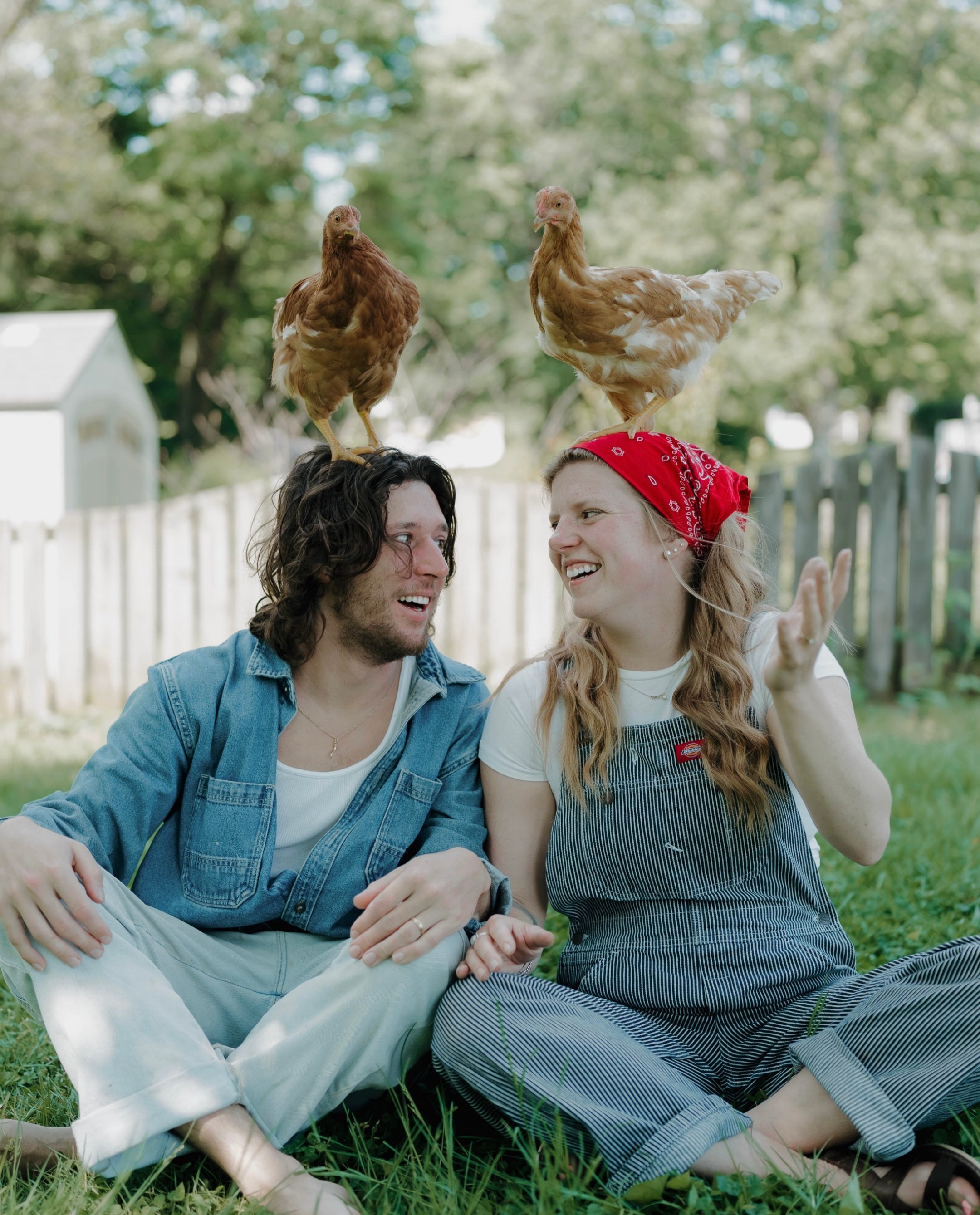 &ldquo;Not every love story comes with chickens, but theirs does 🐔🤍&rdquo; ⁣
⁣
.⁣
.⁣
.⁣
.⁣
.⁣
.⁣
.⁣
⁣
keywords-pittsburgh photographer, pittsburgh pa photographer, pittsburgh couples photographer, pittsburgh engagement photographer, pennsylvania ph