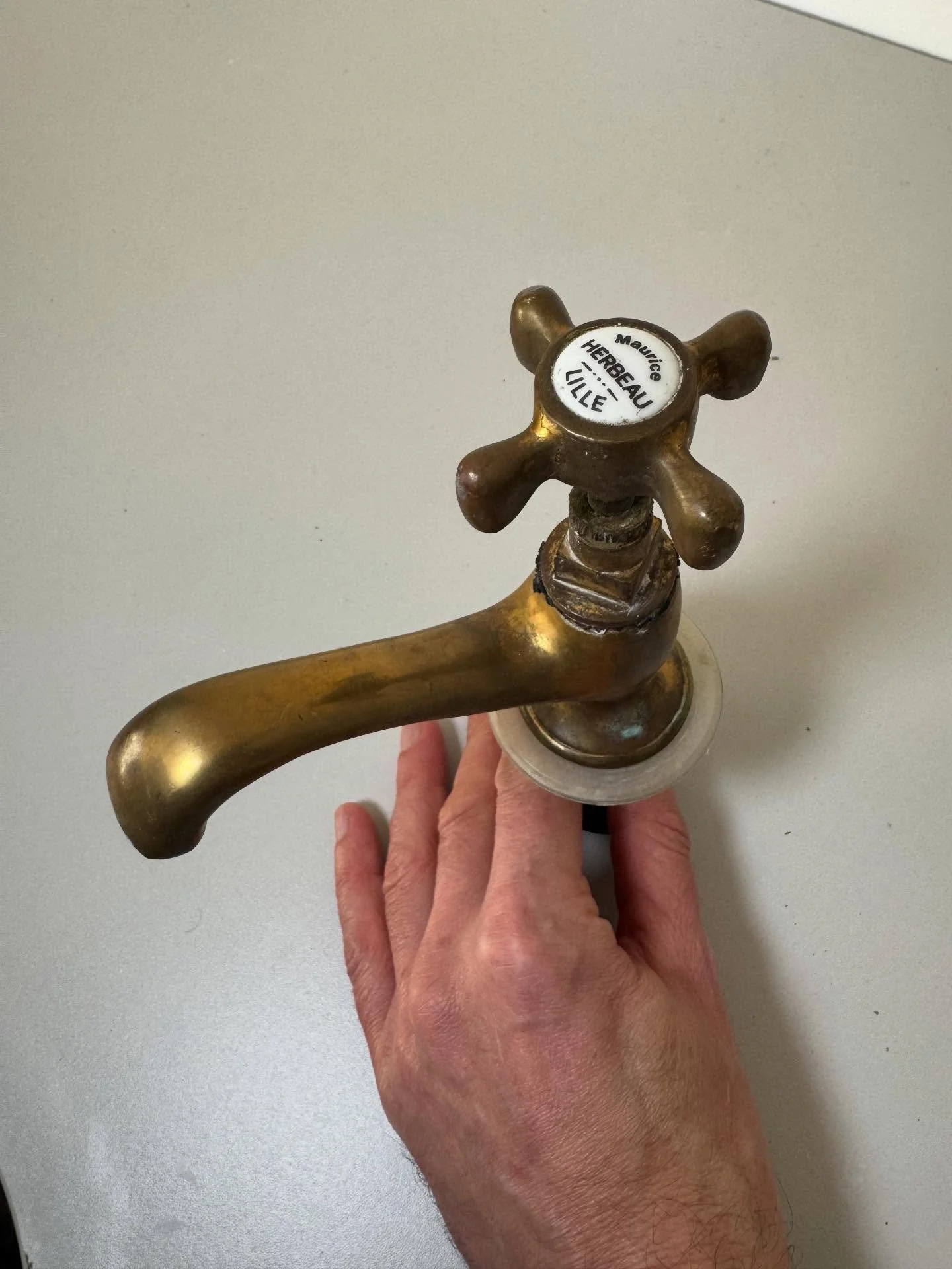 Pair of reclaimed Herbeau Lille brass taps taken out of a cottage in Somerset undergoing refurbishment. Haven&rsquo;t decided yet if I will sell them as they are or refurbish. #herbeaulille #vintagetaps #antiquetaps #brasstaps #brasskitchentaps #fren