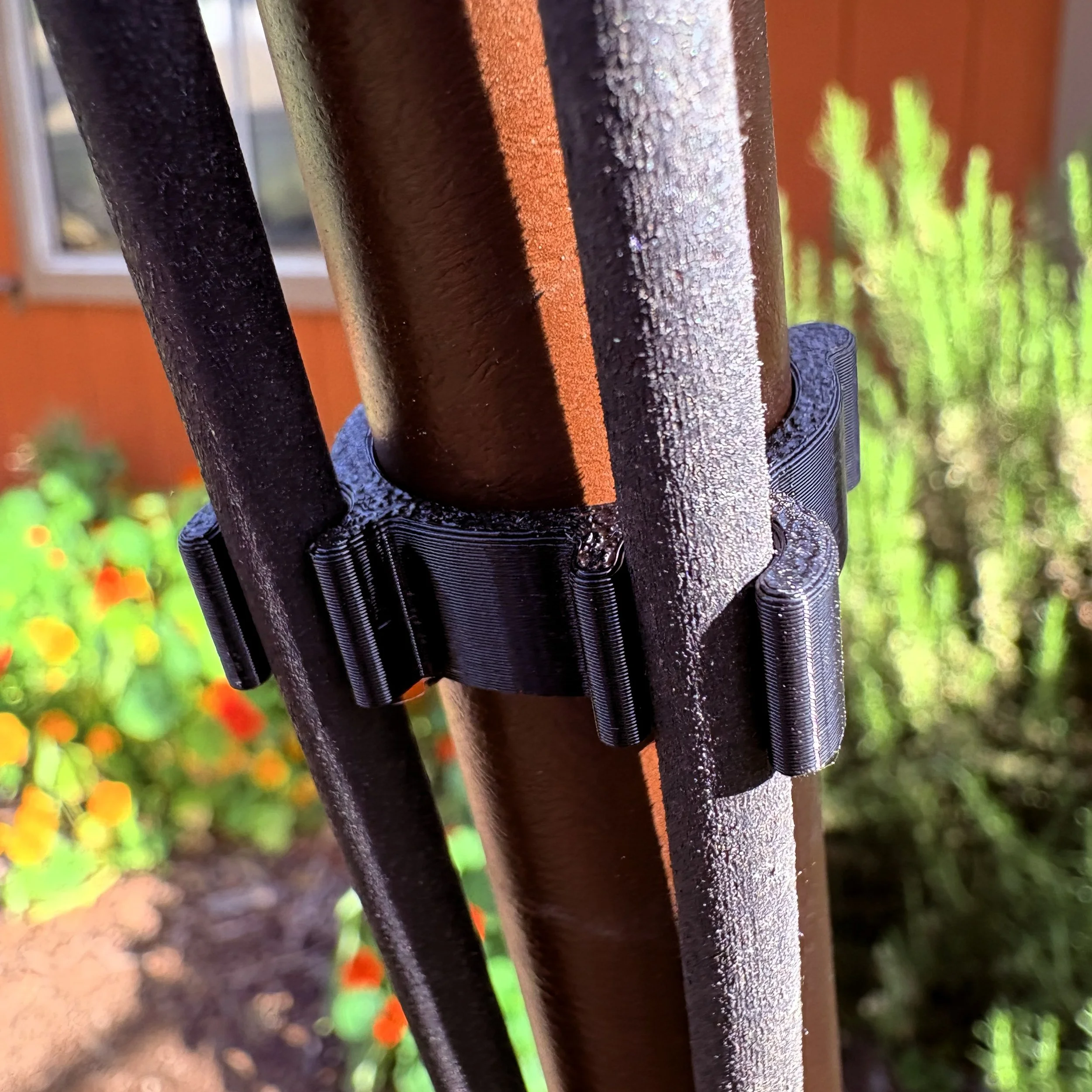 Irrigation Clip for 1/4" Drip Tubing (6 Pack)