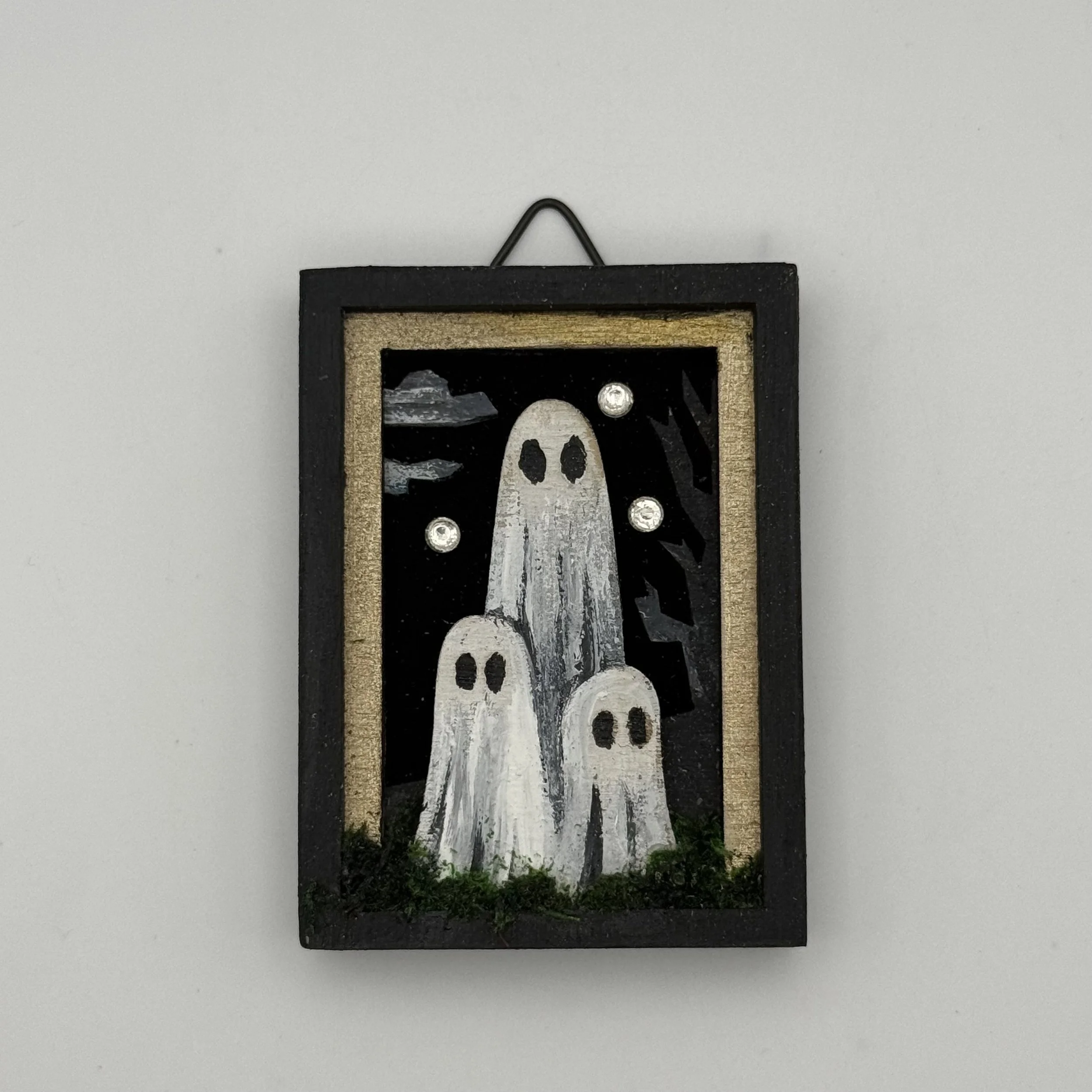 Ghostly Wall Hanging