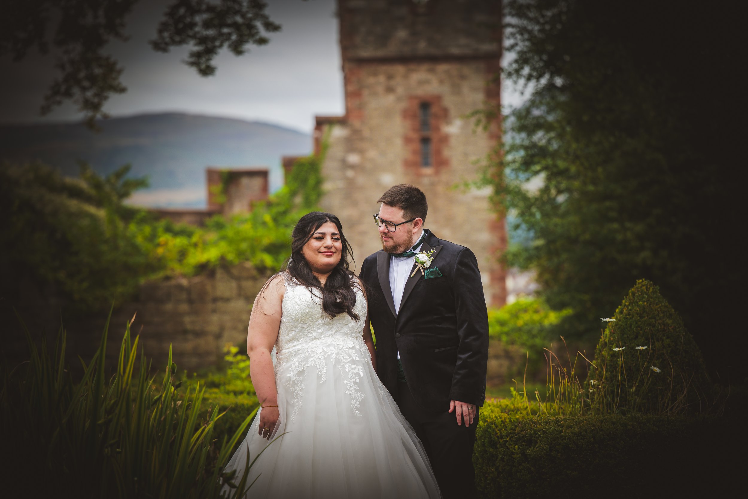 Mr & Mrs Ózbay-Jones-15.jpg
