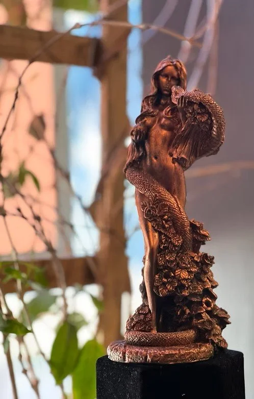 Eve Figure Candle with Copper Dusting