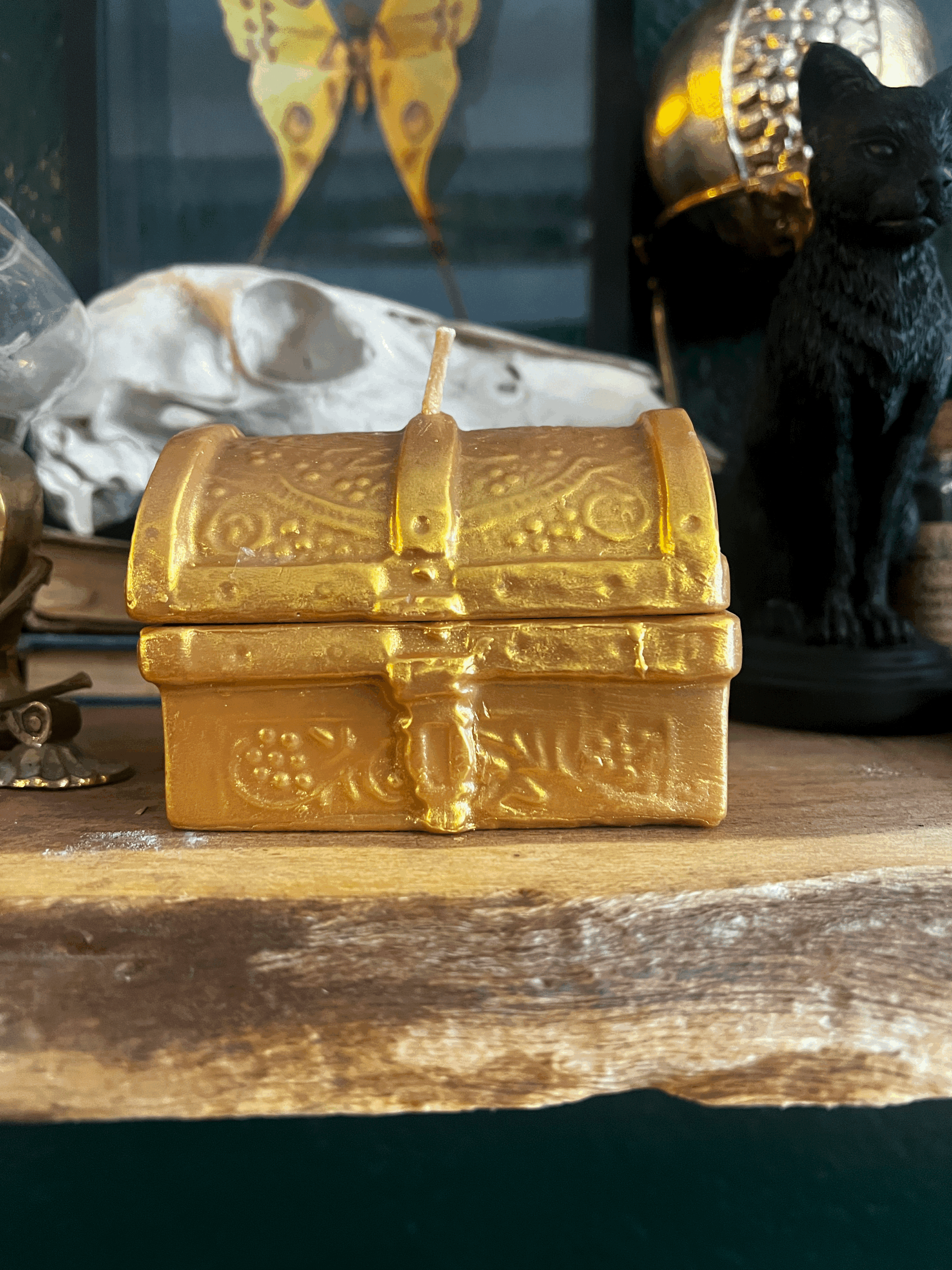 Loadable Treasure Chest w Gold Dusting Candle