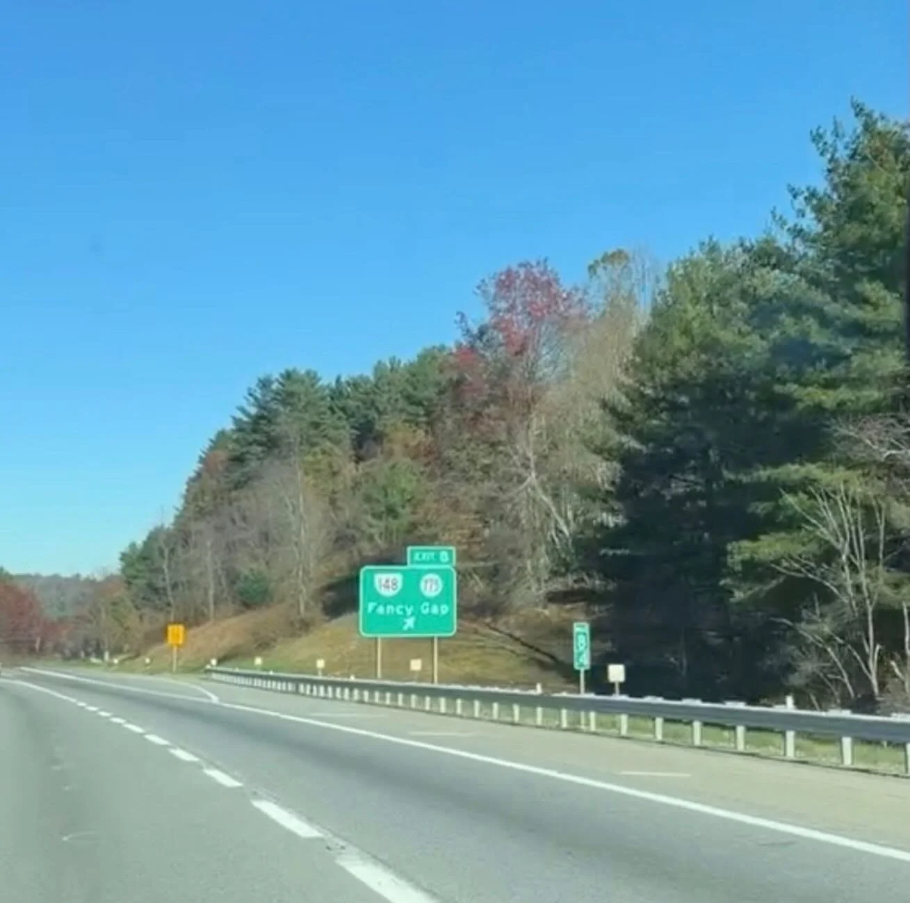 The stay is special&hellip; but the drive there? Just as unforgettable 🤍

Cruising along the Blue Ridge Parkway on your way to Luna 🌙 means mountain overlooks, winding roads, and views that make you want to roll the windows down and slow down.

It&