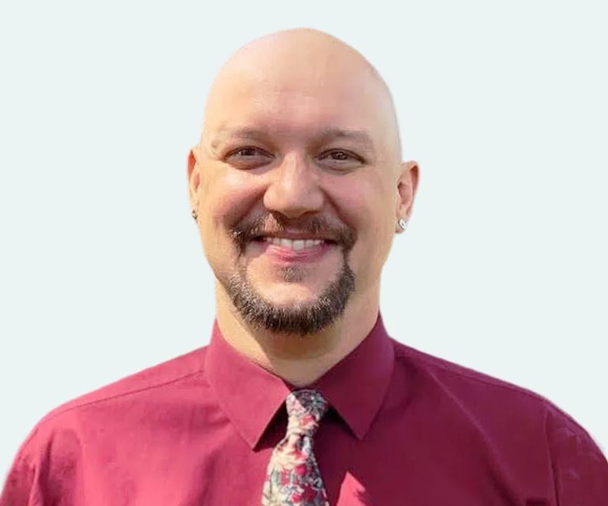 Scott Seres is a Mental Health Practitioner, supporting adults navigating anxiety, trauma, and life transitions while building resilience and clarity.