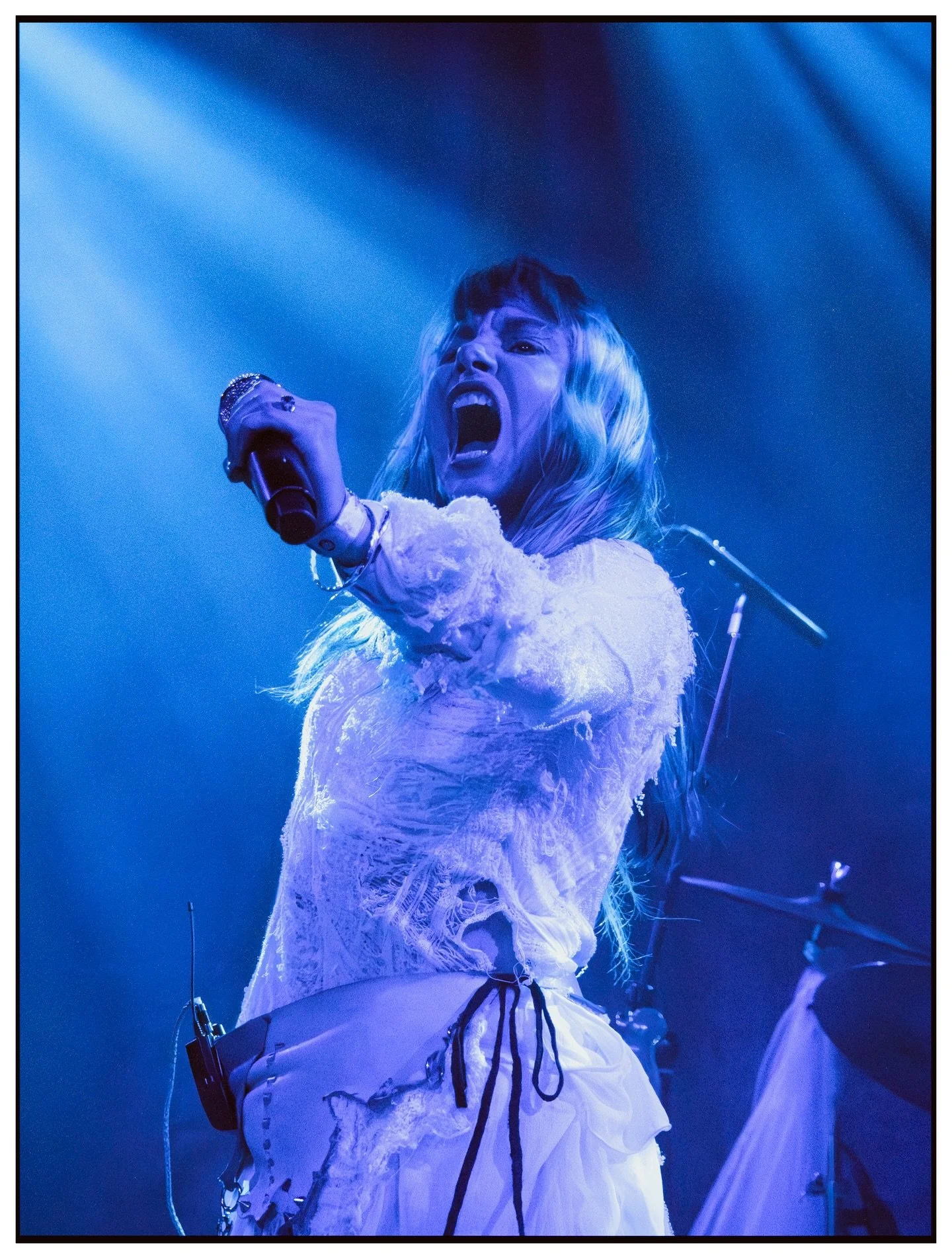 painted in blue w/ @nighttapesmusic. 🦋

#livemusicphotography #seattlephotographer