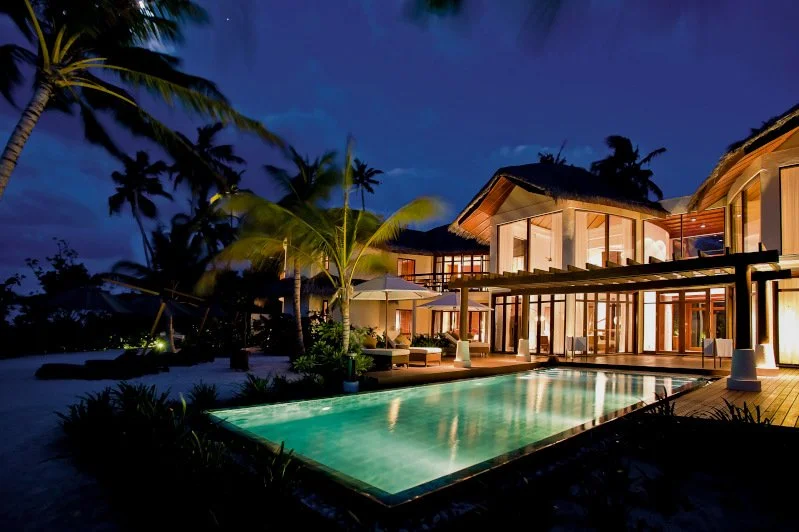 Constance Halavelo, Maldives