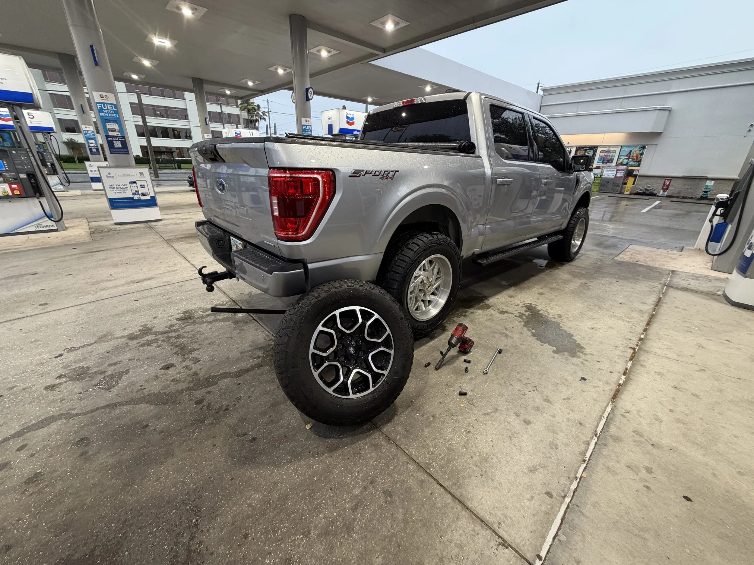 UNDEFEATED TIRES - MOBILE TIRE REPLACEMENT