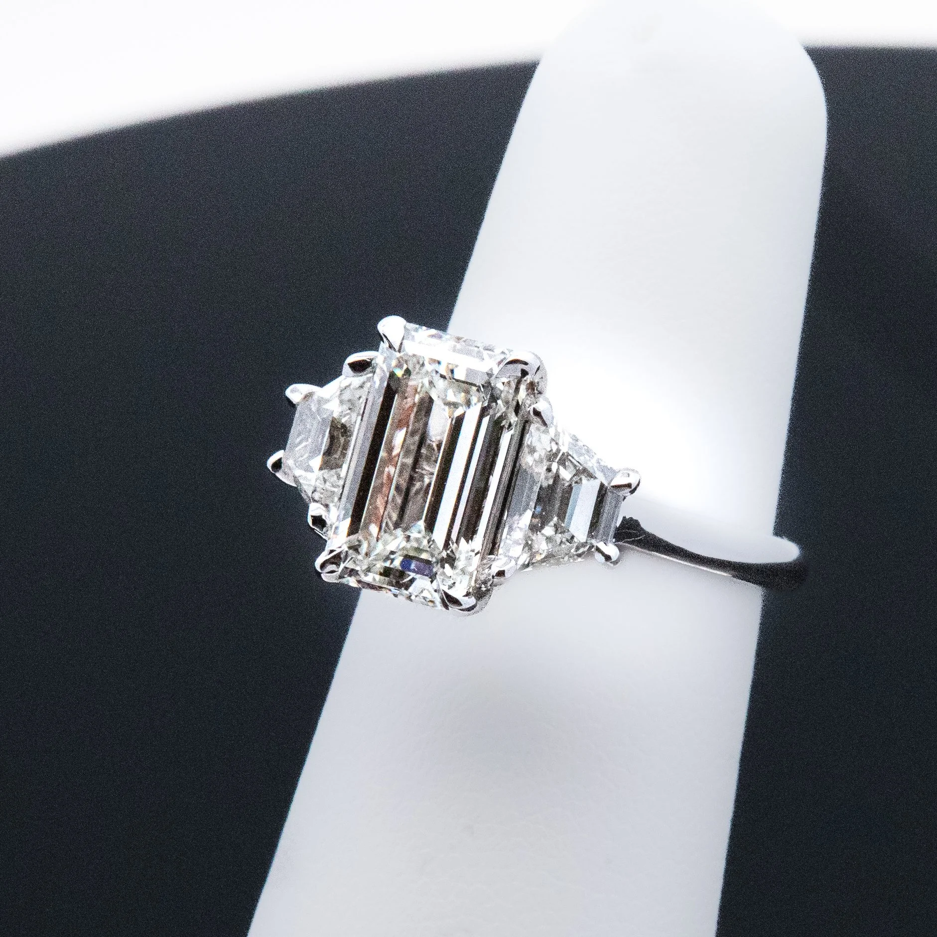 Sunrock 3 stone ring -4.jpg