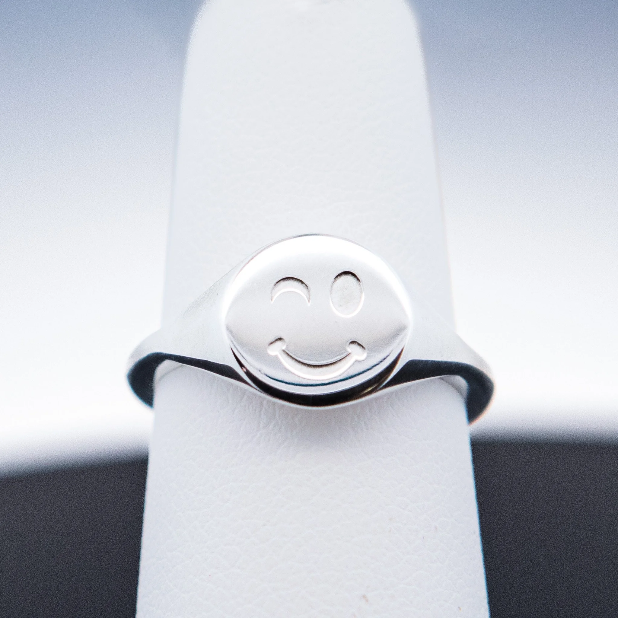 wink Emoticon -22.jpg