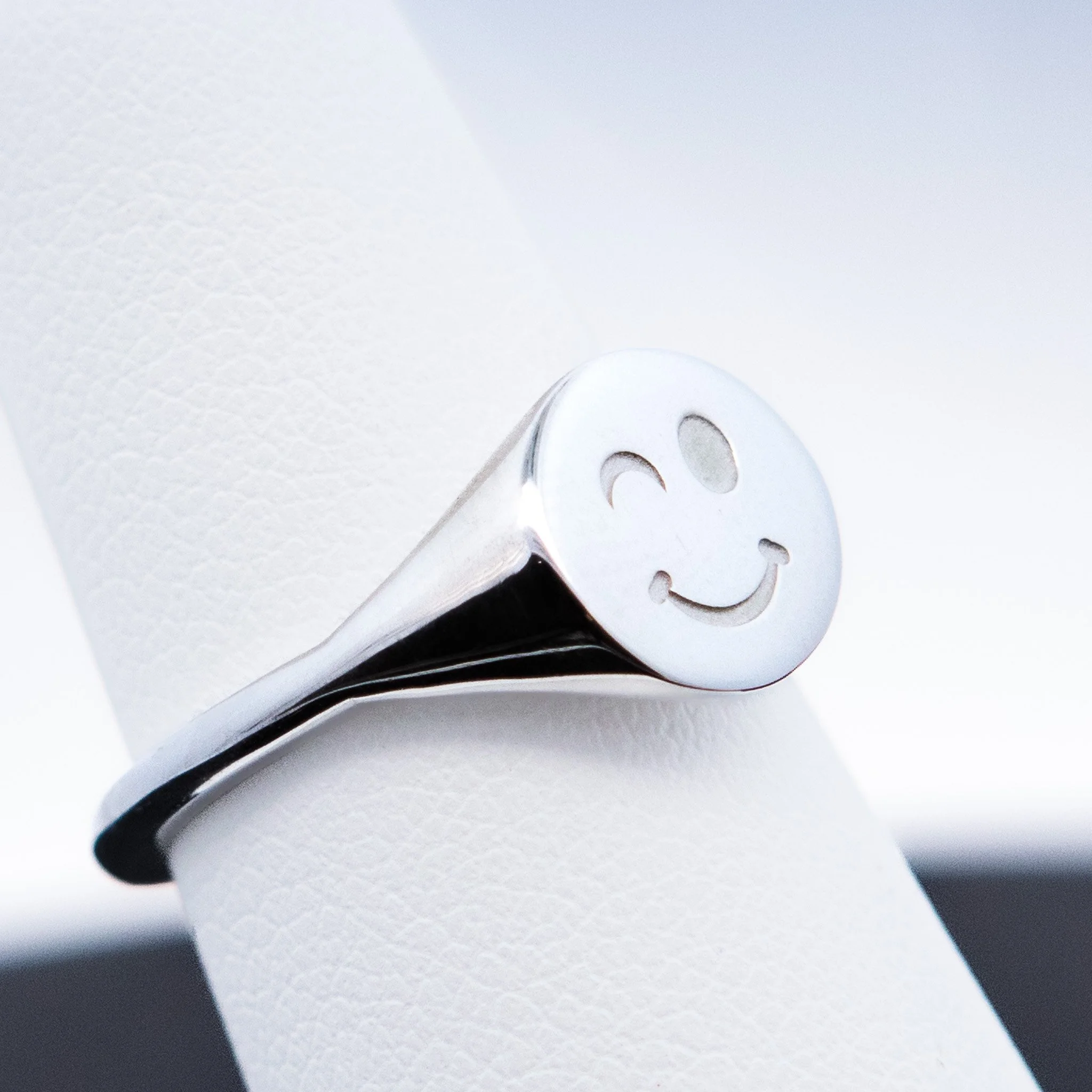 wink Emoticon -19.jpg