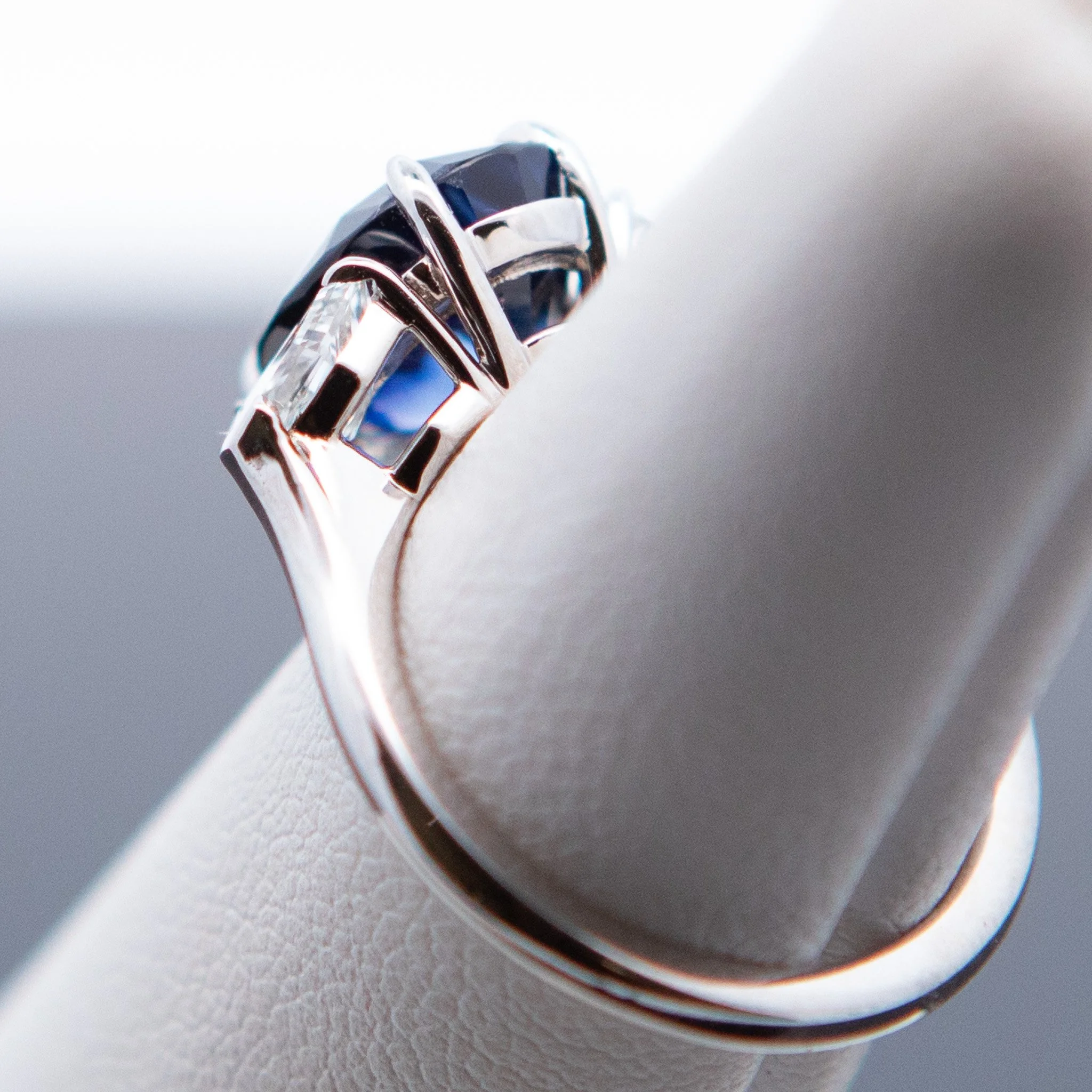 260324 sapphire 3 stone-9.jpg