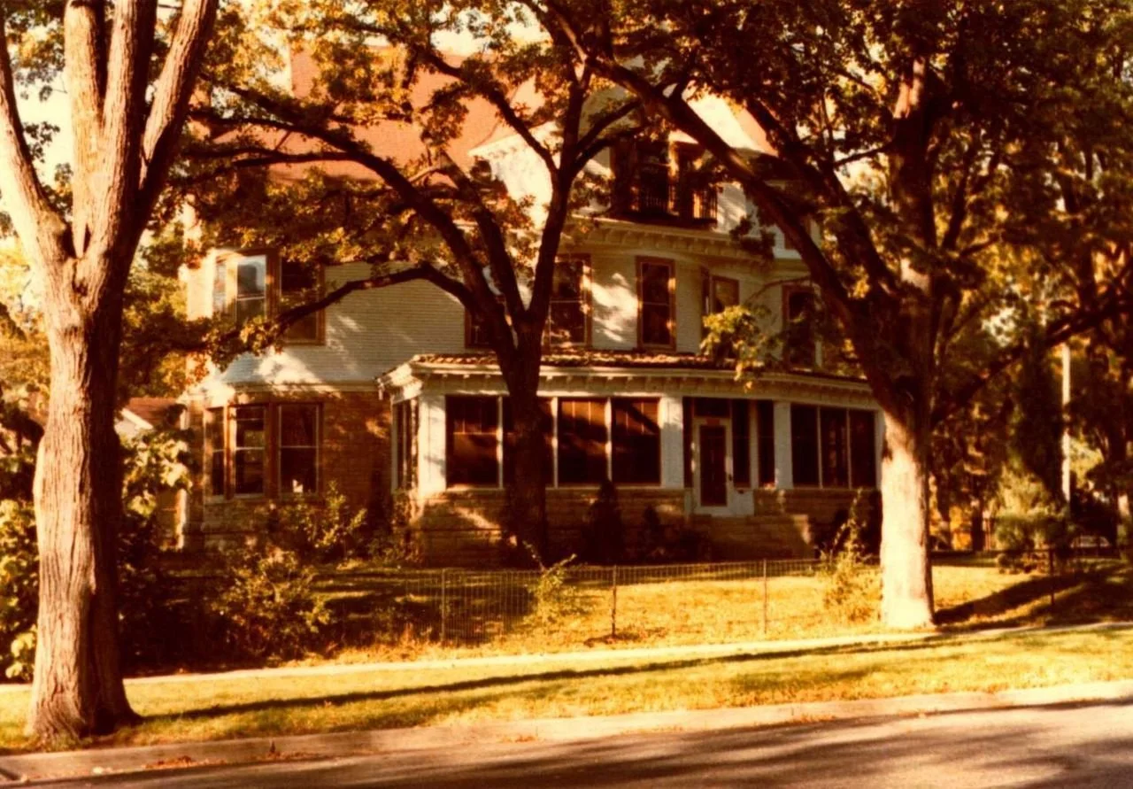 1970s photo of 2104 Kenwood Parkway