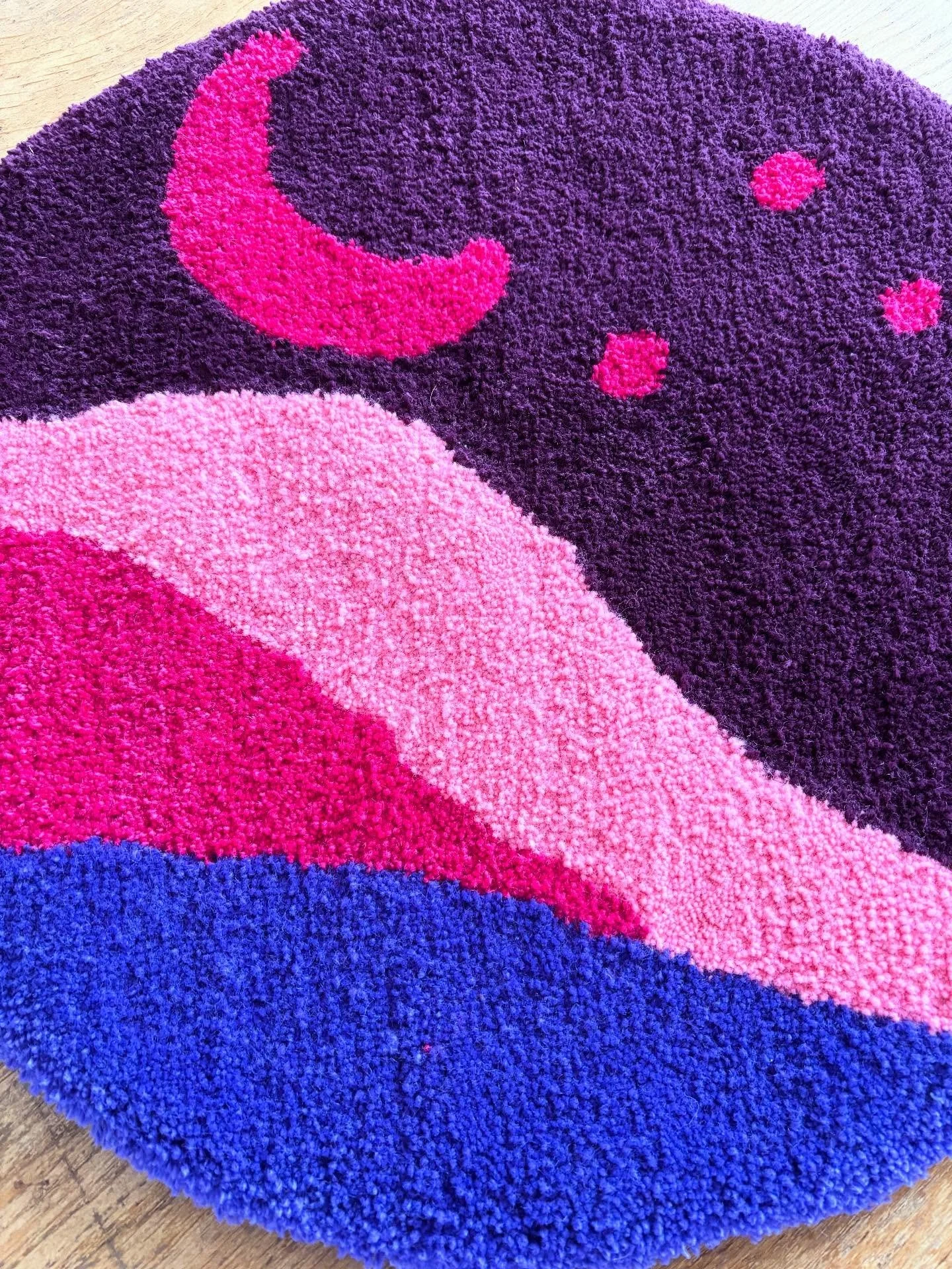 Pink moon 🌕🌕

#tuft #tuftingart #moon #lune #pink #lunerose #pleinelune #decoration #deco #homemade #spirituality #spiritual #soul