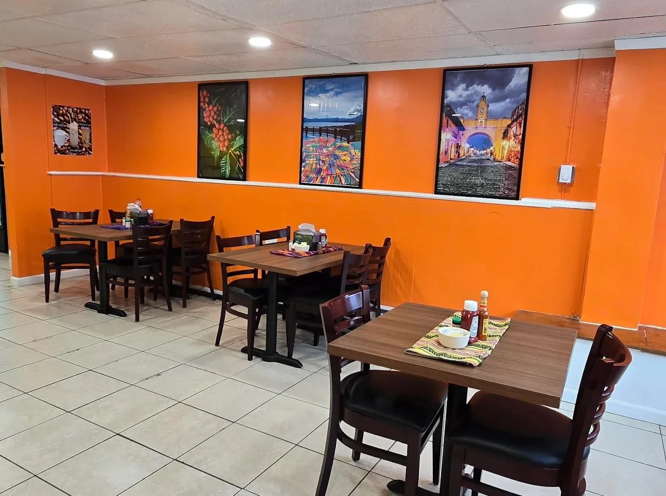 Chickenlandia USA Interior View and Layout