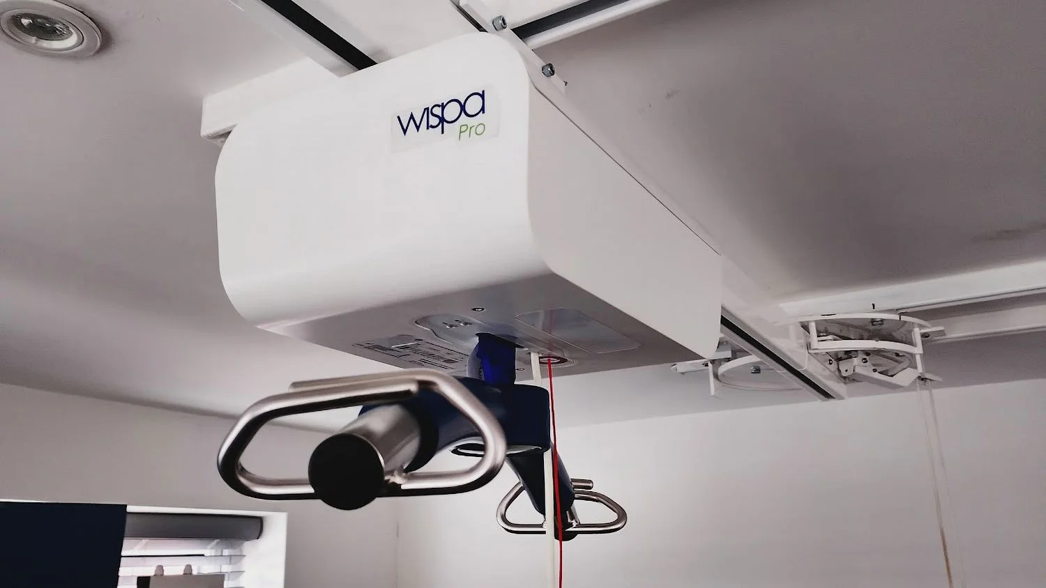 A Beginner’s Guide to Ceiling Track Hoists: Slings, Charging &amp; Safety