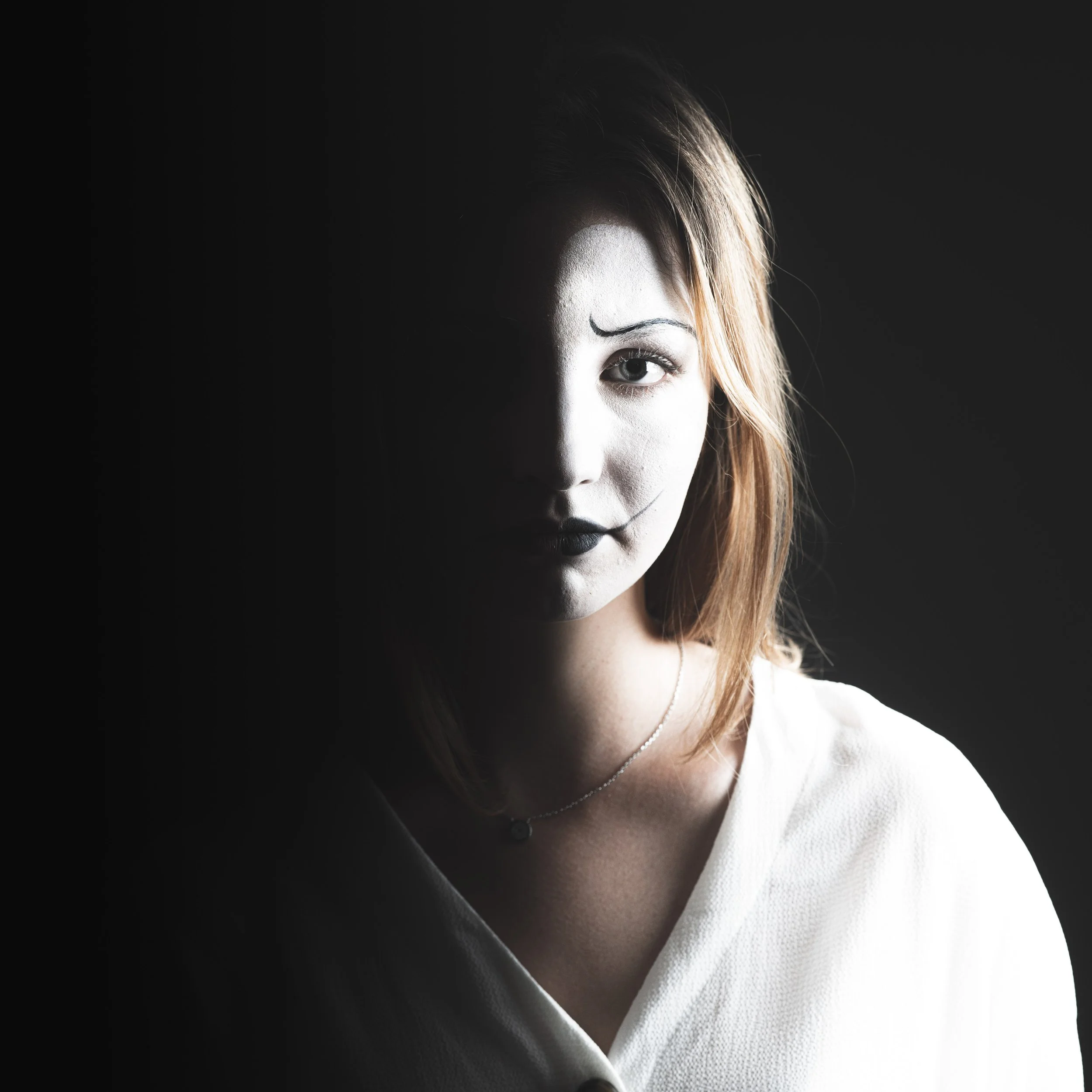 Low-Key Noir Portrait - Shadow & Light