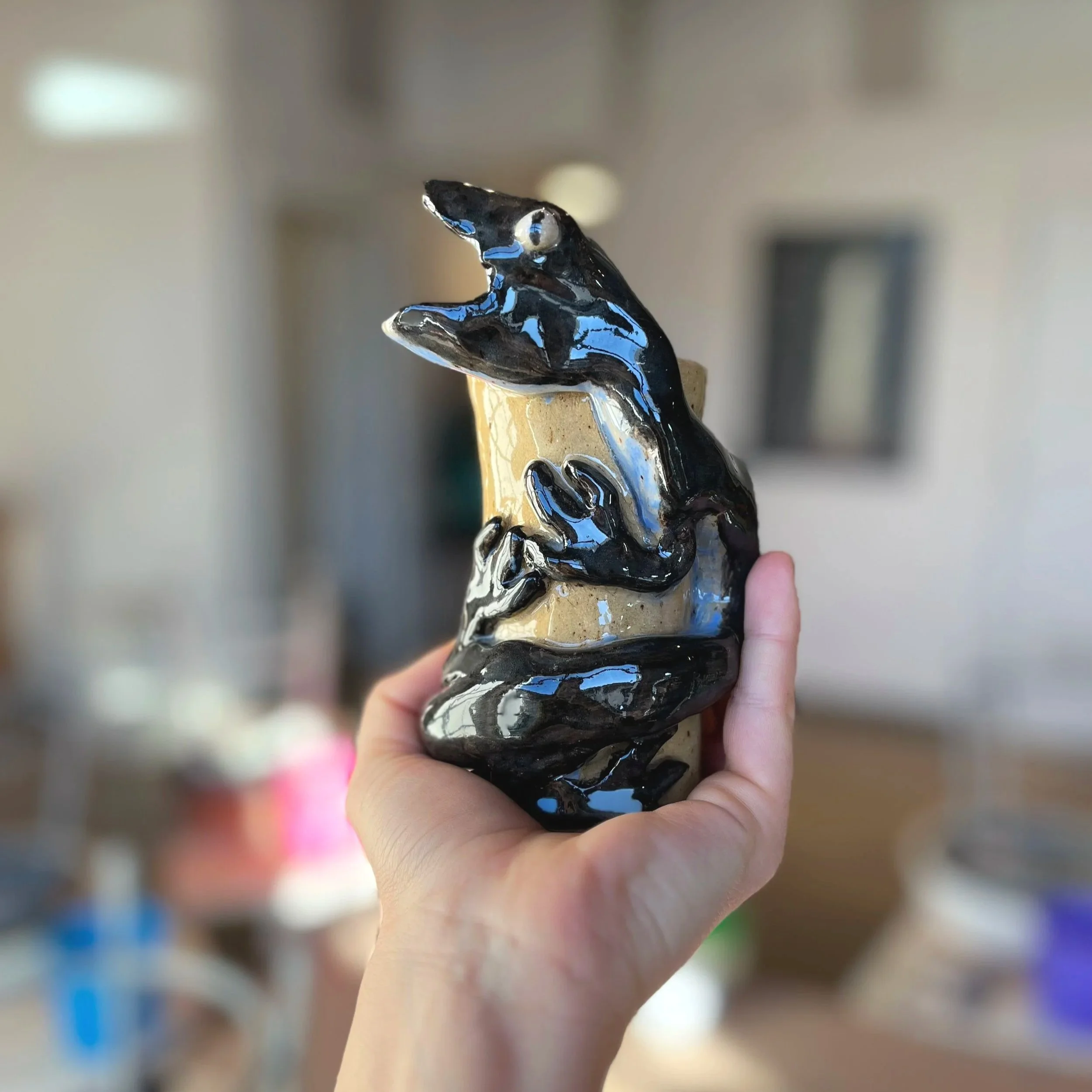 Scary lizard frog pet ceramic