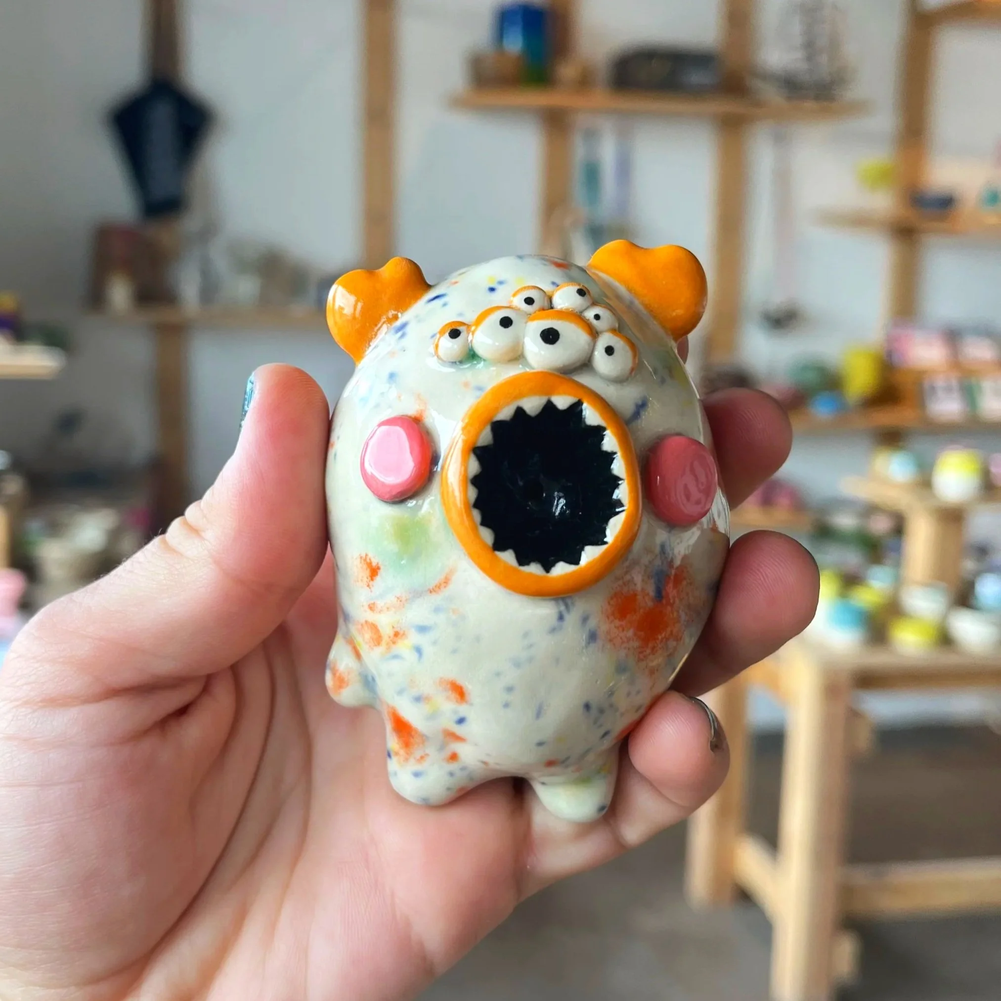 Cute monster pipe