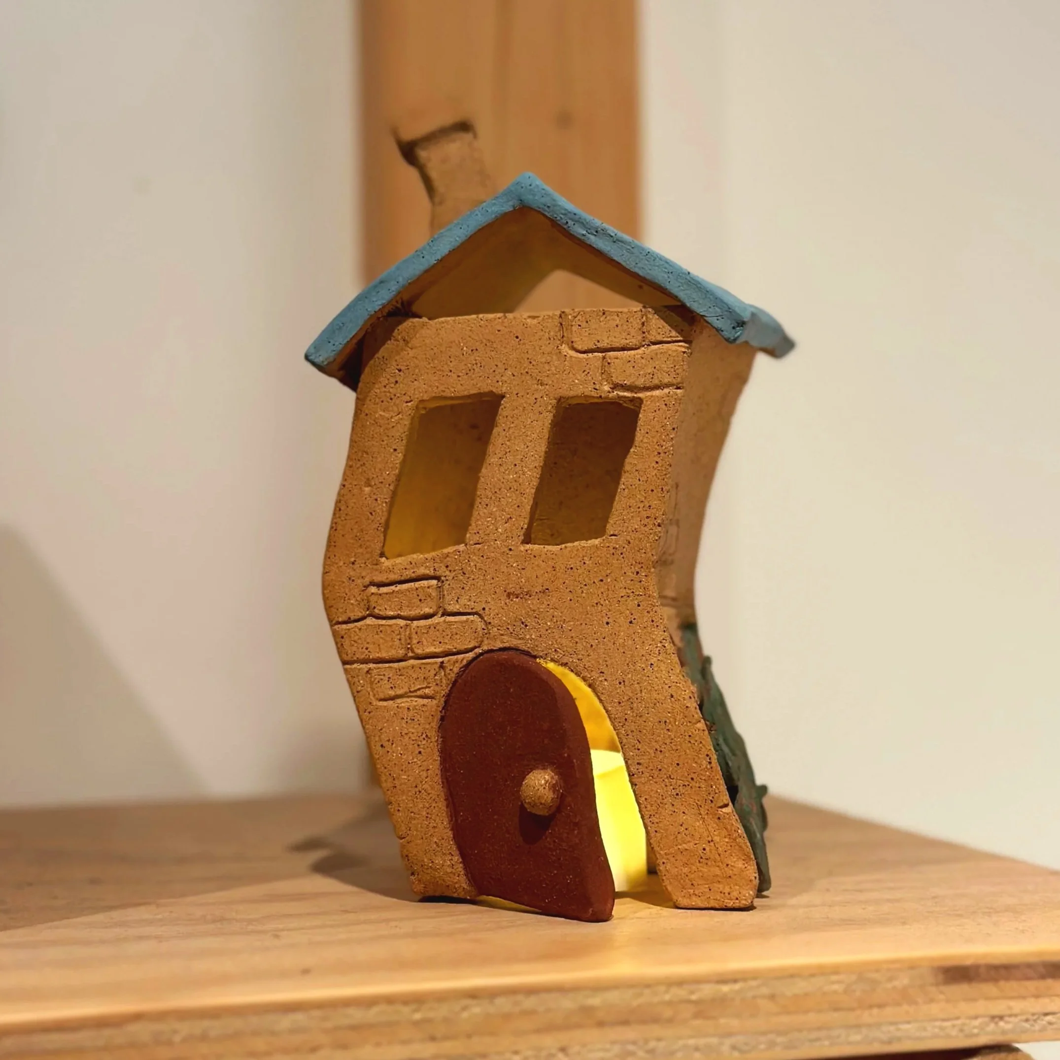 Glowing house luminary