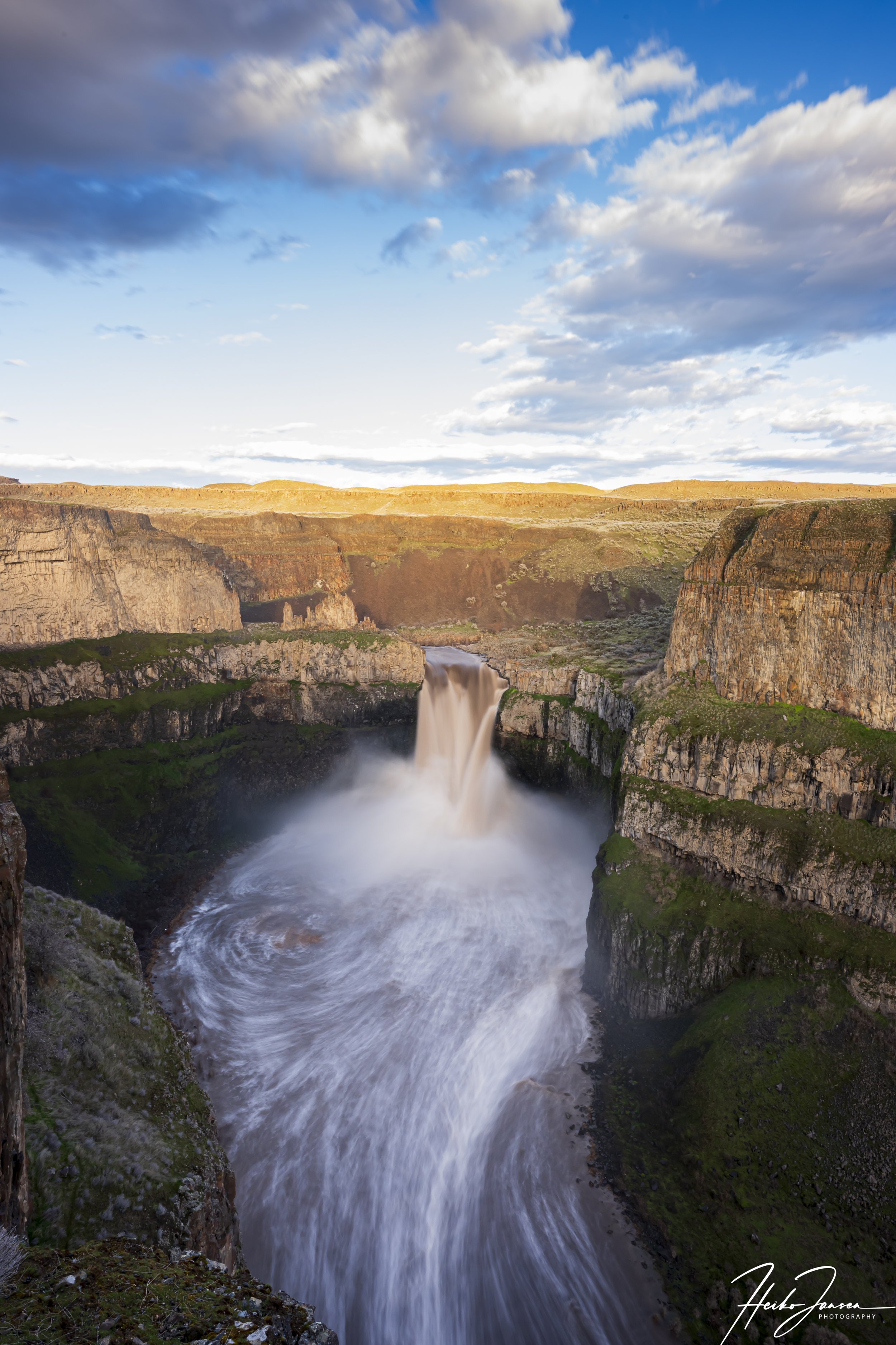 Palouse falls #1. 

Nikon Z8, Nikkor 14-24mm, f2.8 S; 20.5mm (20mm eq), 6.0 sec, f18, ISO 200, 0.33 EV.