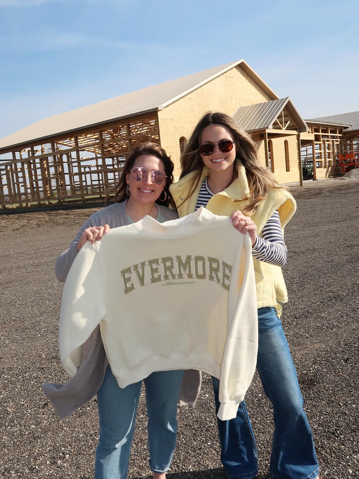 MOCKNECK GIVEAWAY🥳

As a little thank you for all the love, we&rsquo;ve partnered with @2threadsby_edmonds to give away an Evermore Meadows mockneck! 💌

To enter: - Follow Evermore Meadows + 2threadsbyedmonds on Instagram &amp; Facebook - Like this