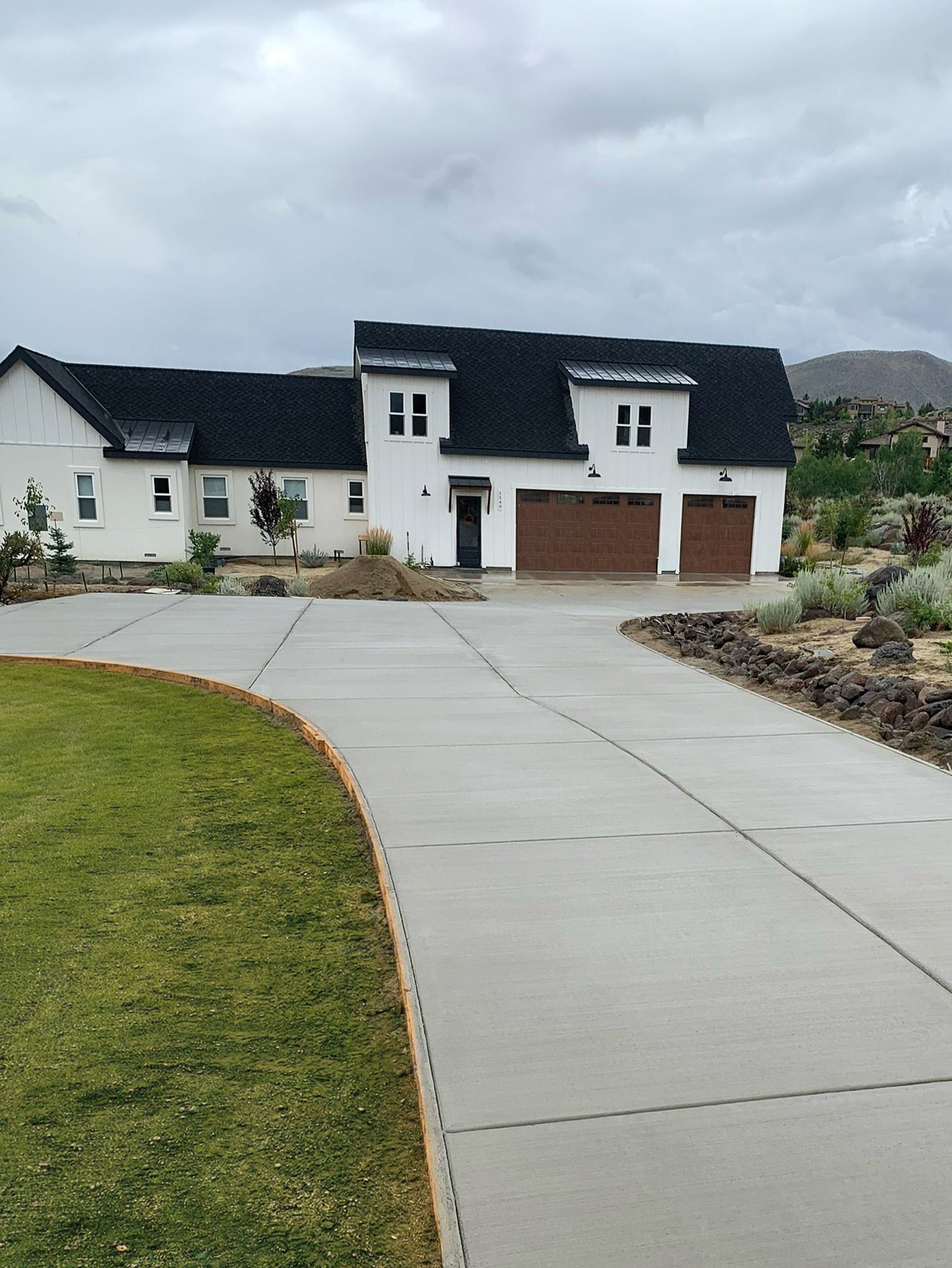 CQ Driveway_F1B609CA-0BFF-4404-B53A-3C8A368F185A copy.jpg