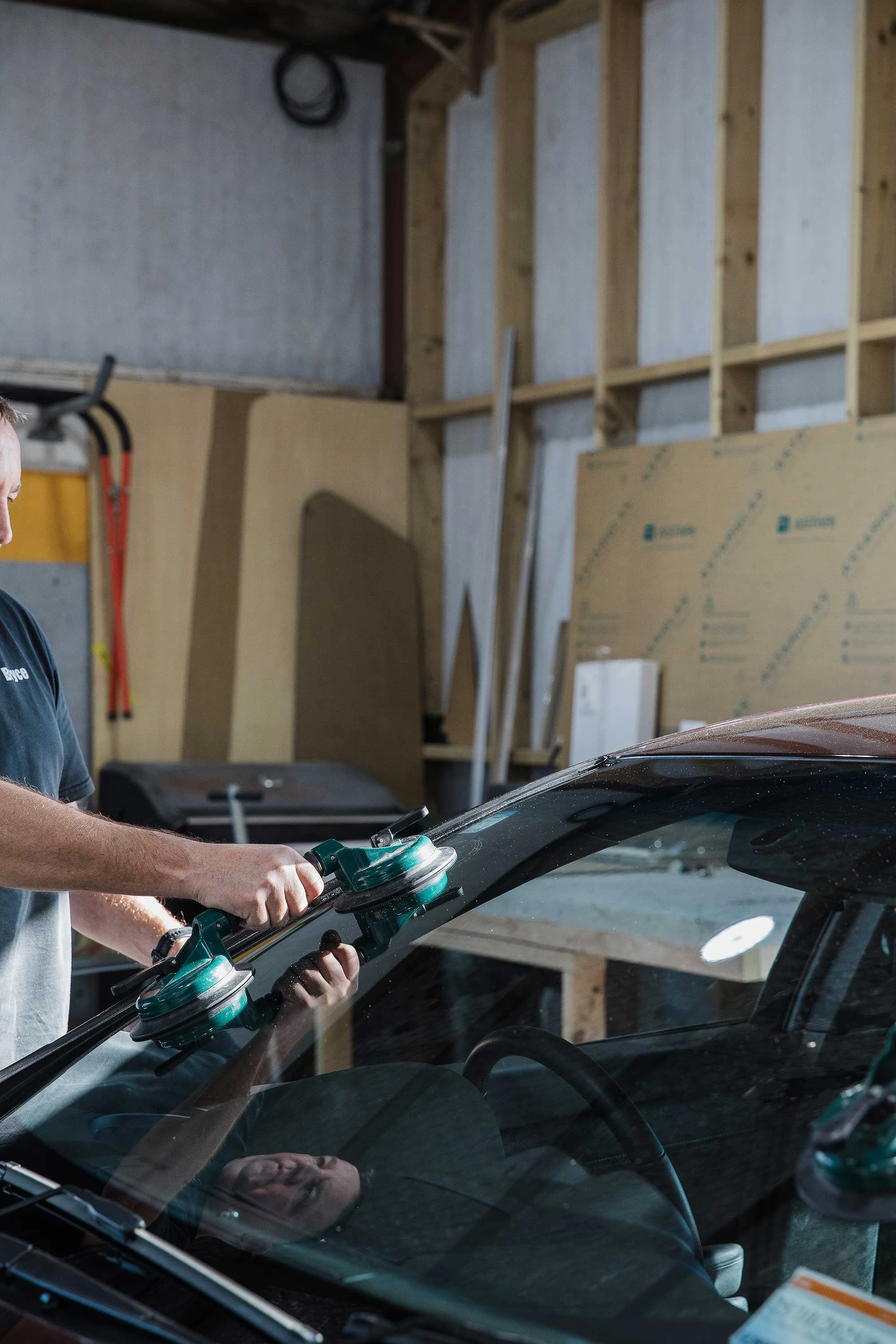 A&M Panel Repairs in-house glazier replacing car windscreen