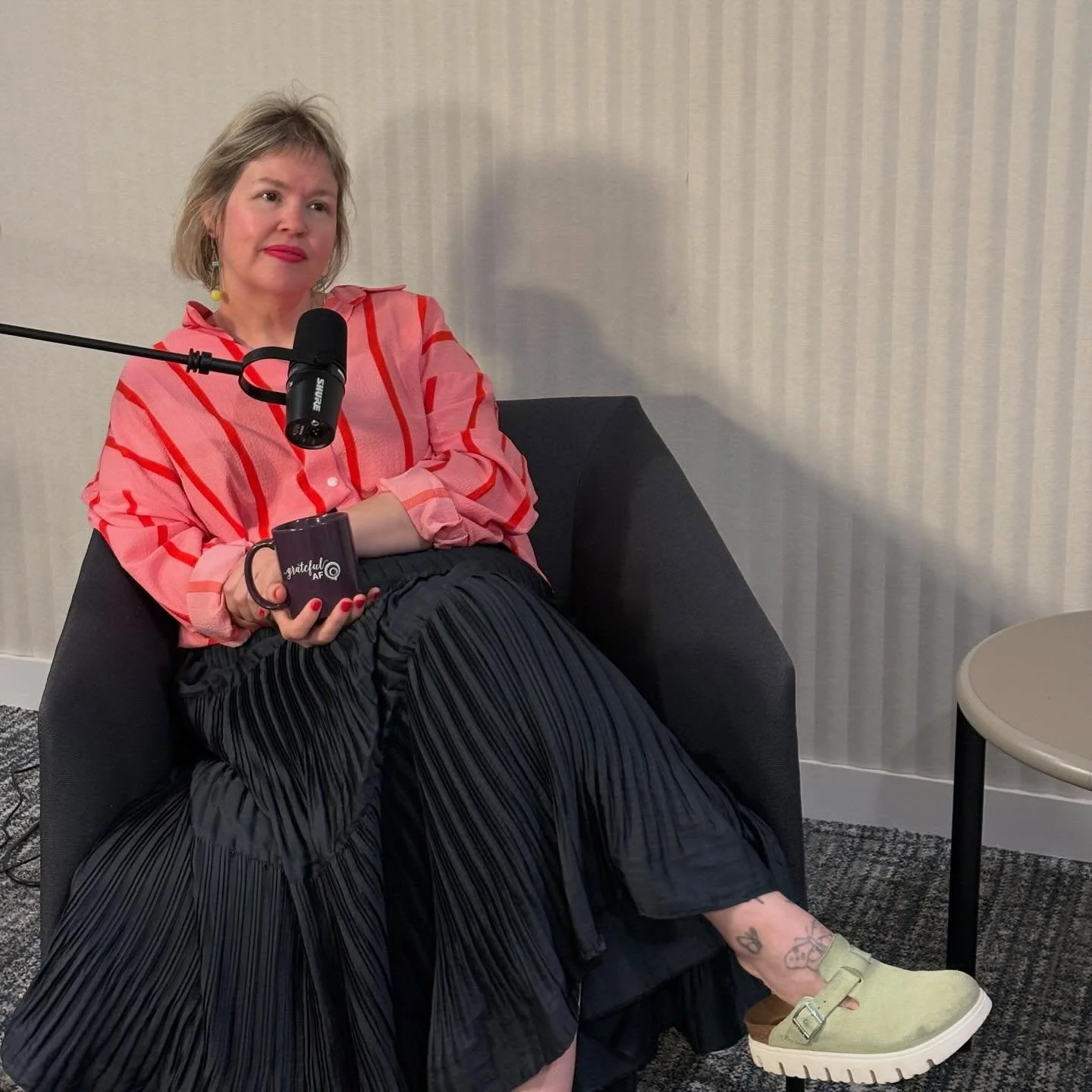 Friday! 

Ahh waking up and grateful to take a moment in reflection, a week of running from one to the next, 5 podcast records, a few dozen hugs. 

I am grateful for-
Celebrating the sisters, hbd Teah 
Getting picked up ❤️
Incredible conversations fo