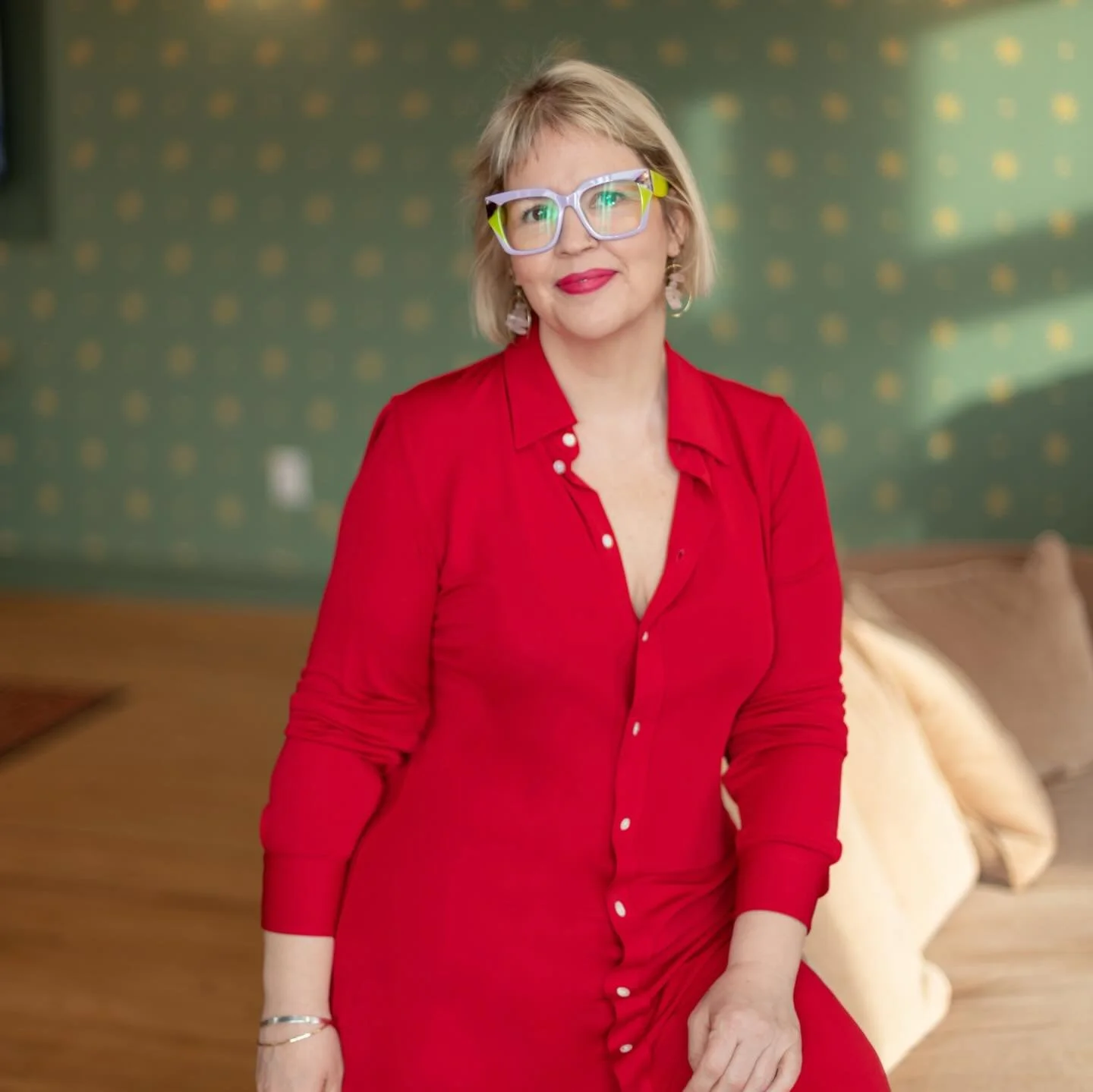 📸📸📸📸

So much fun getting some fresh pics thanks to @teahlonglandphotography! 

Updated headshots for me &amp; the girls, this group, made up of my team, board members, volunteers, glue that holds it together, contractors. Amen. 

More soon but f