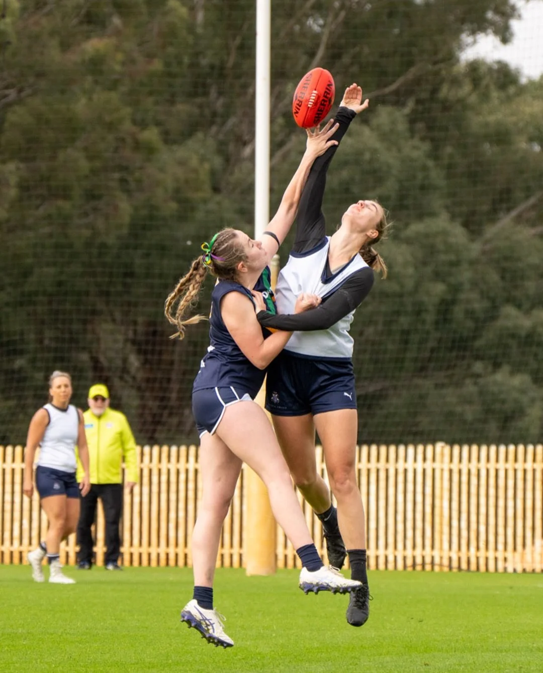 Deaf Football 🏉 returned to the field on Saturday taking on @victoriapolice in a friendly match. Some 📸 from the women&rsquo;s game. For the full gallery, click the link in bio.