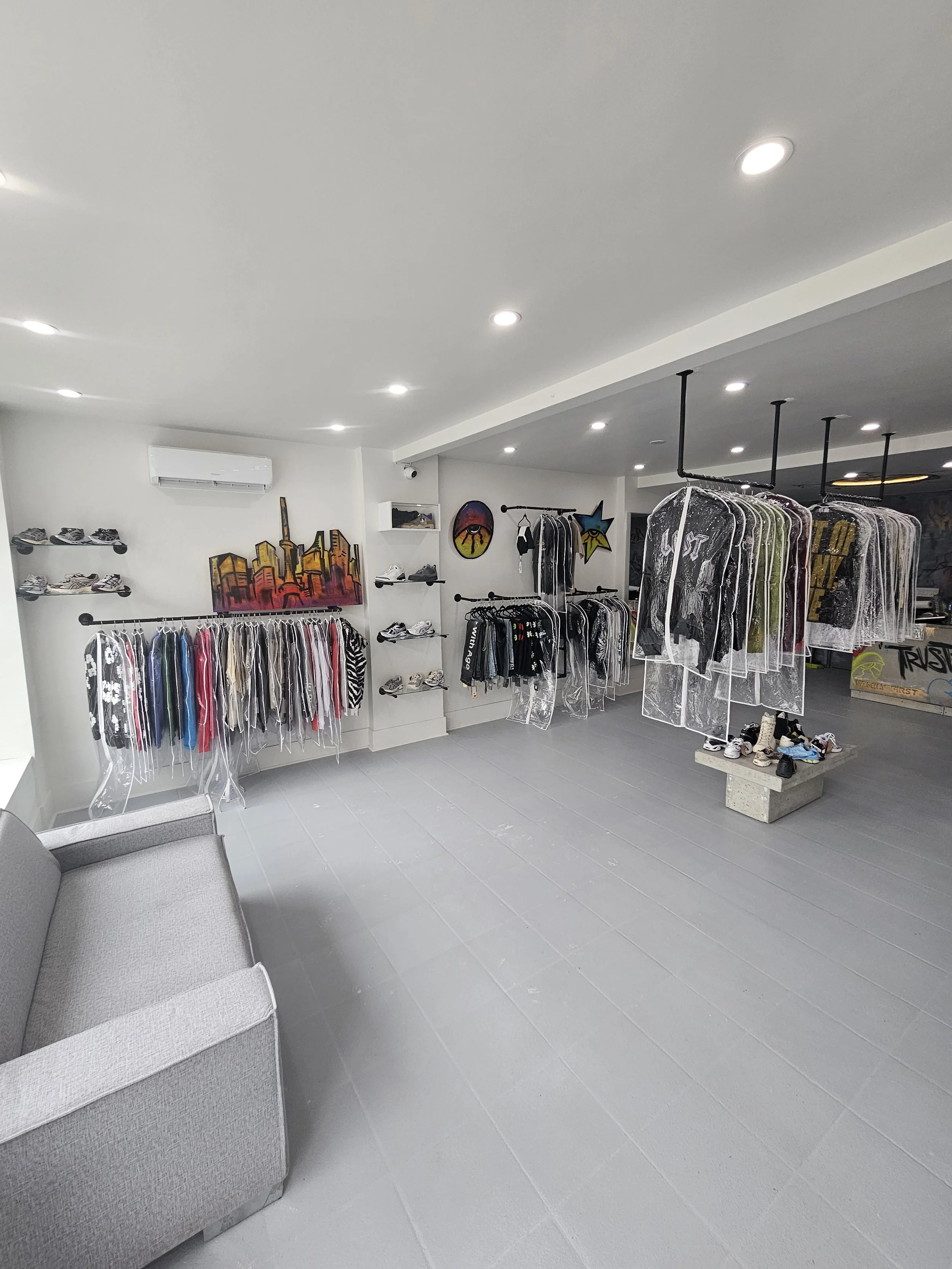 clothing store mounting