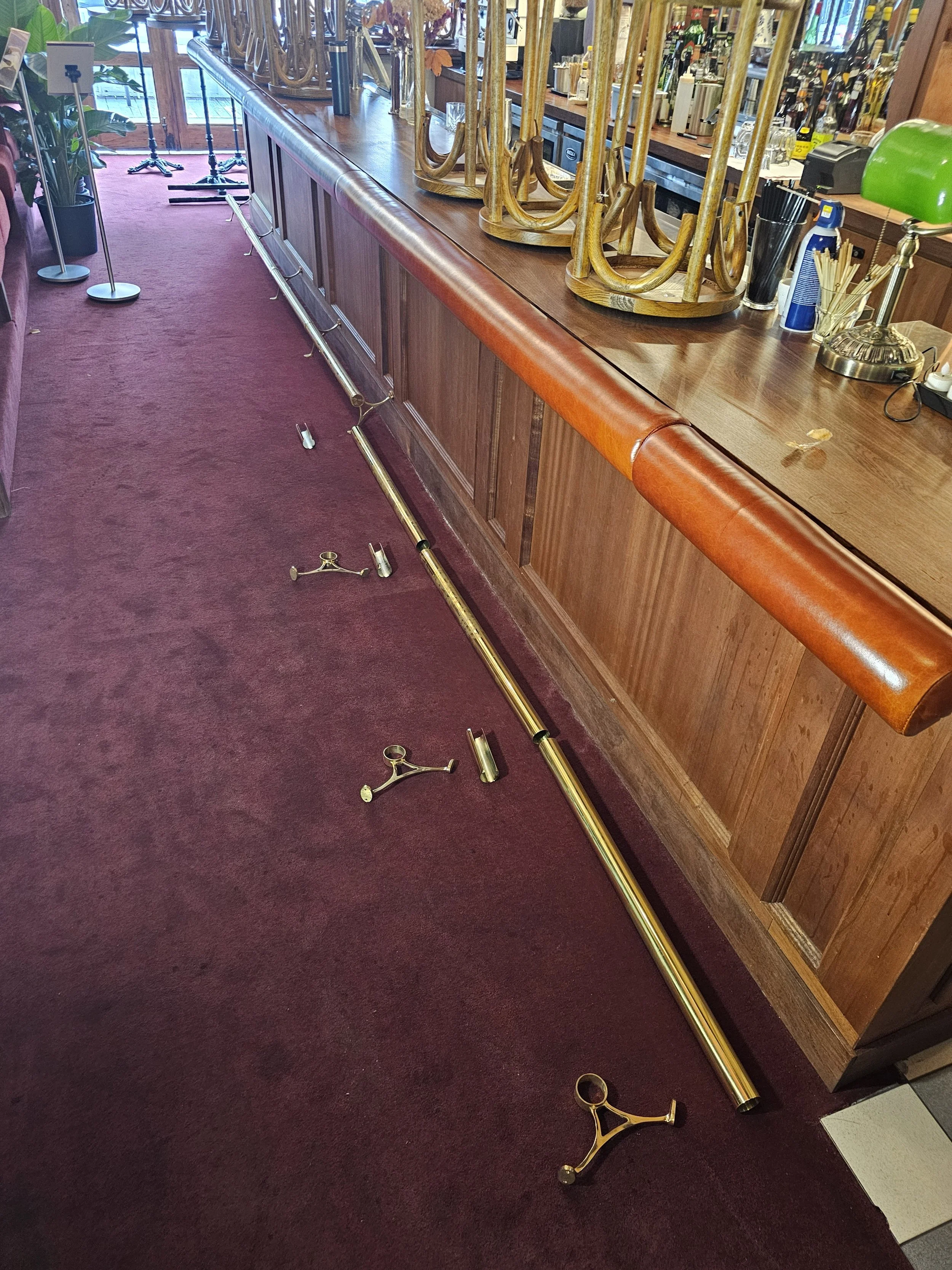 mounting bar footrail