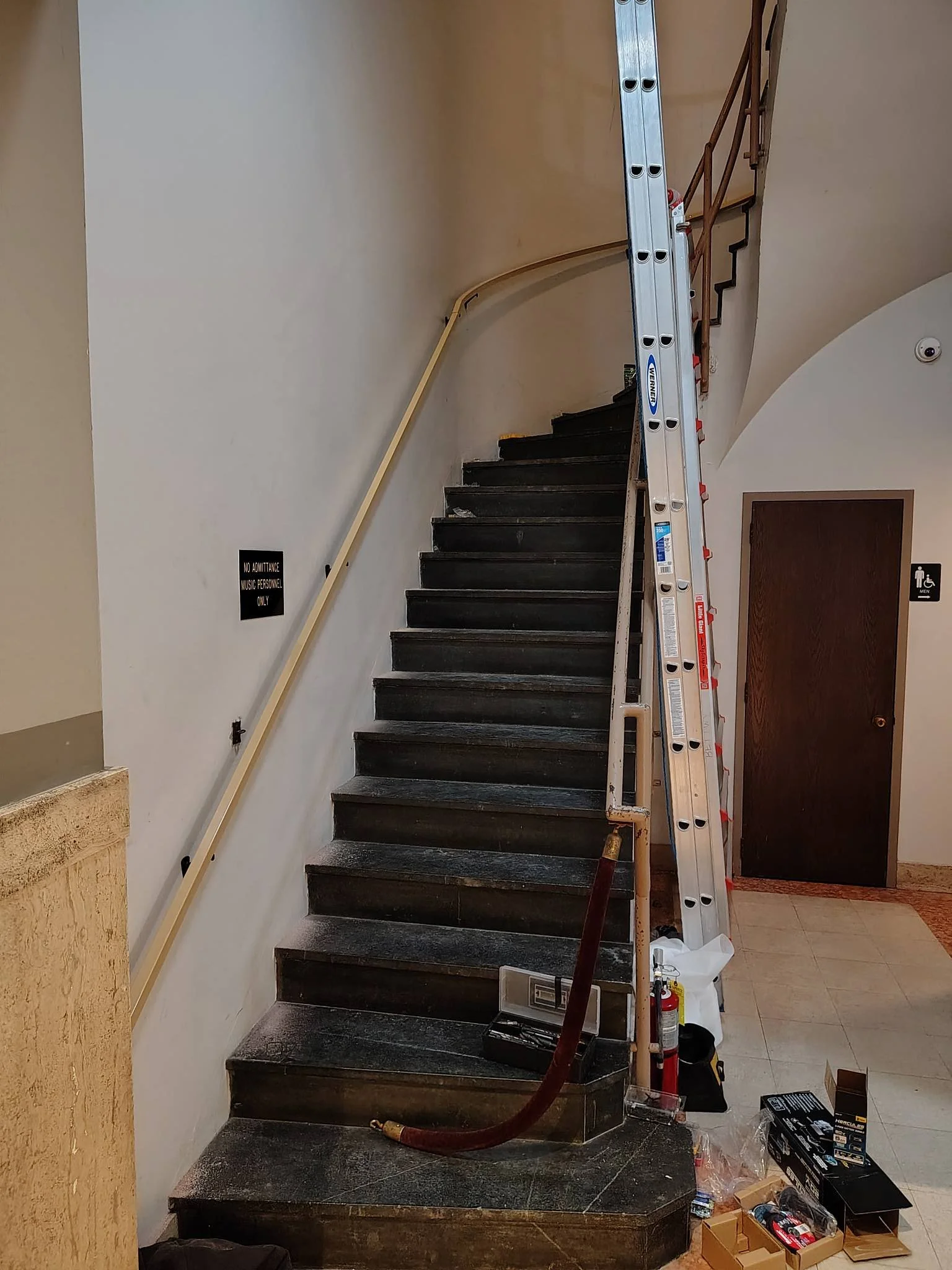 Cathedral Curved Rail.jpg