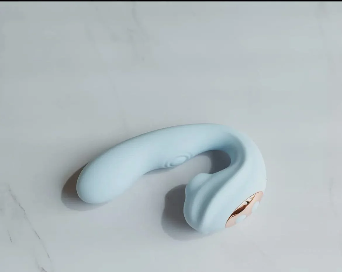 3-in-1 Vibrator + Suction-Premium-Pleasure-Device (2).jpeg