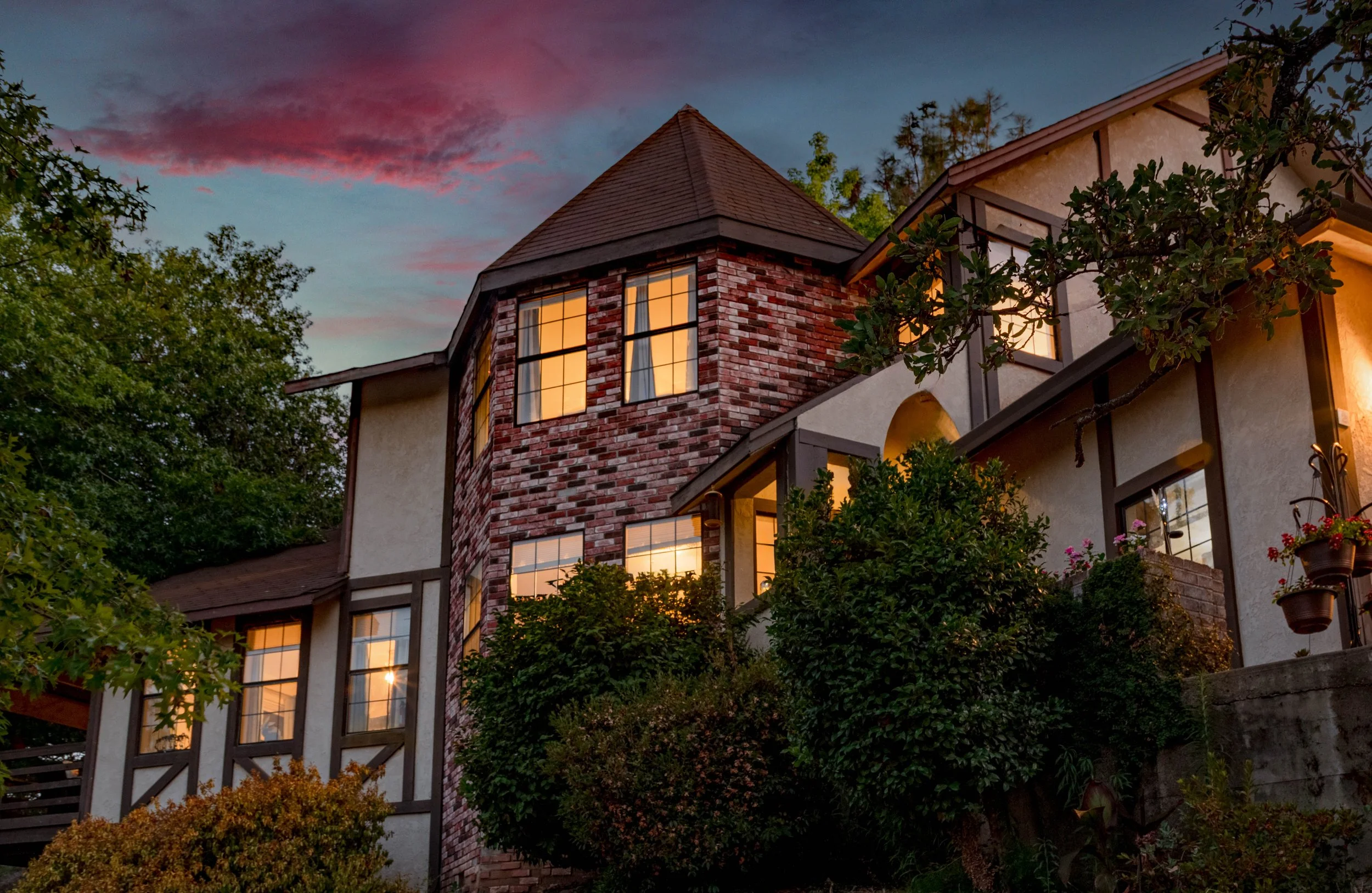 2 Lemon Hill Ct Evening front 2.jpg