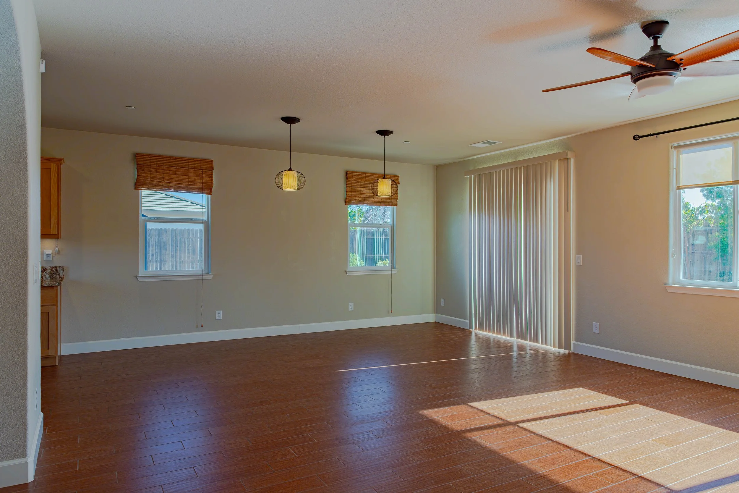 5752 Locharran Dr_-5 DnngRm 1.jpg