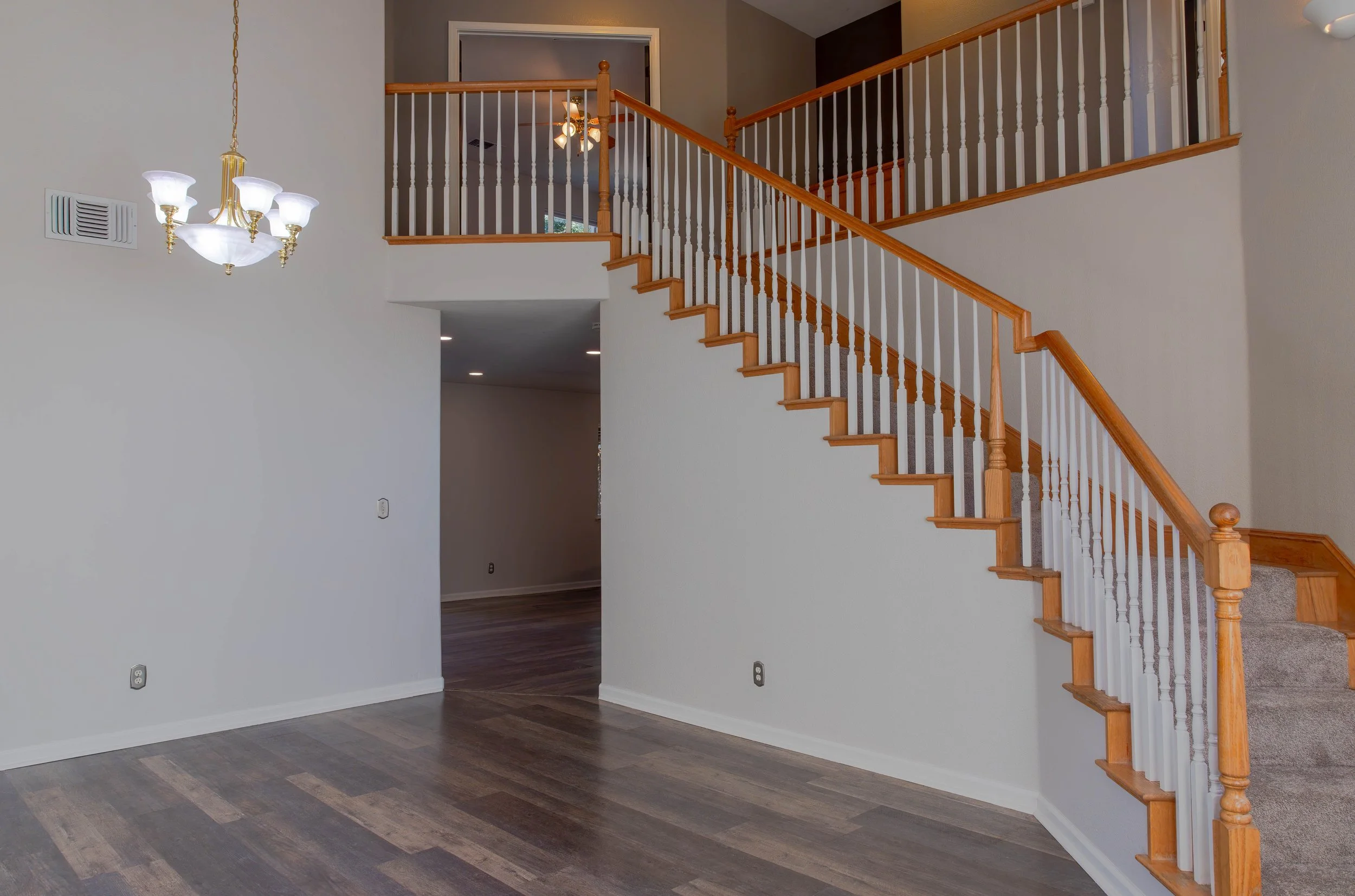 1103 JohnWay Dr-4 EntryWy.jpg