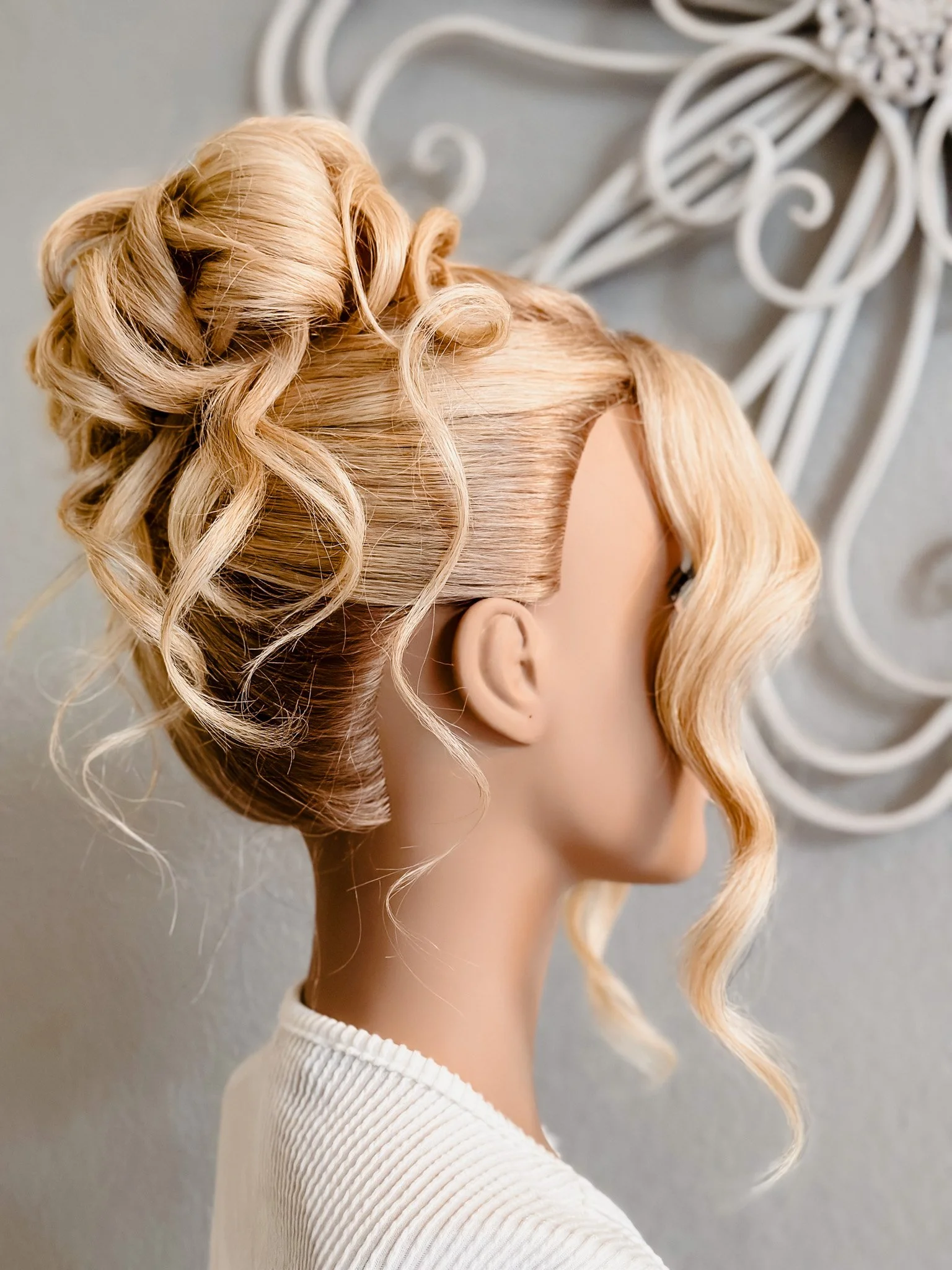 MESSY UPDO 2 .jpg