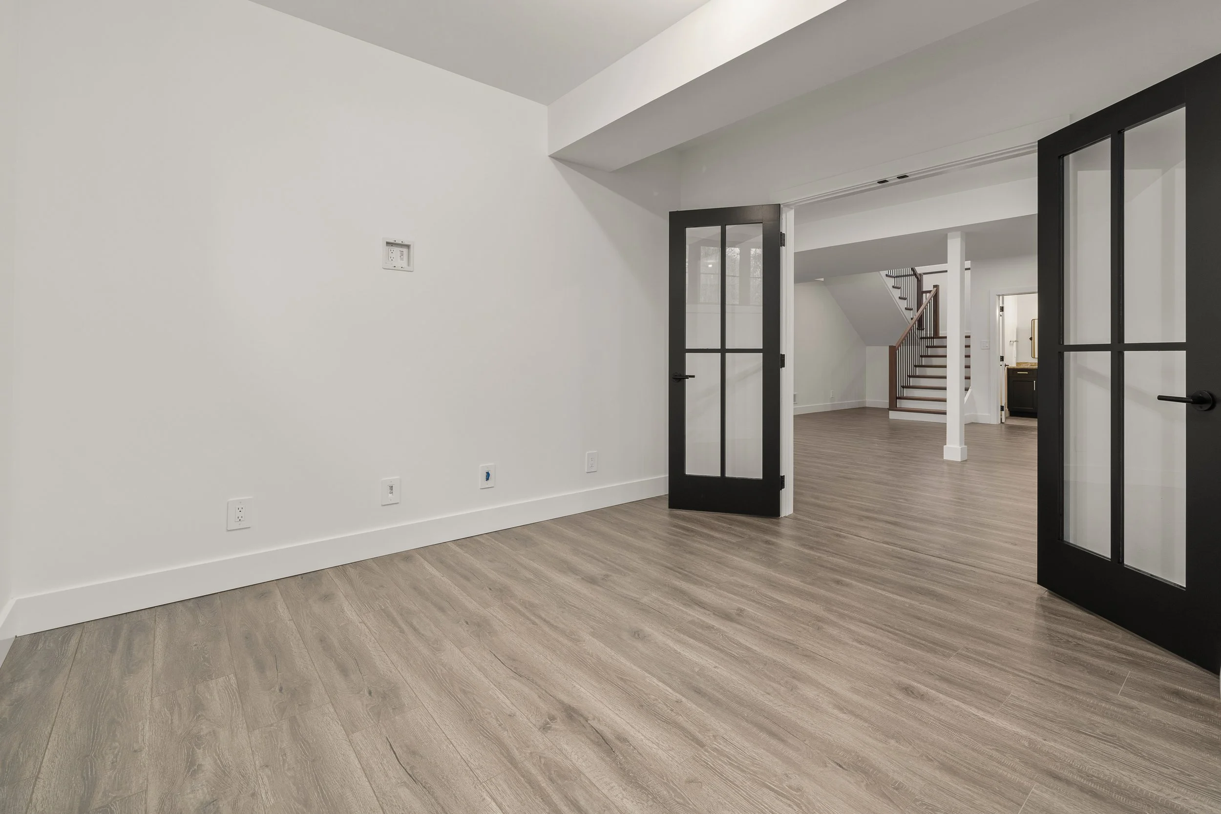 61-254 Michaels Way Carrying Place, ON.jpg