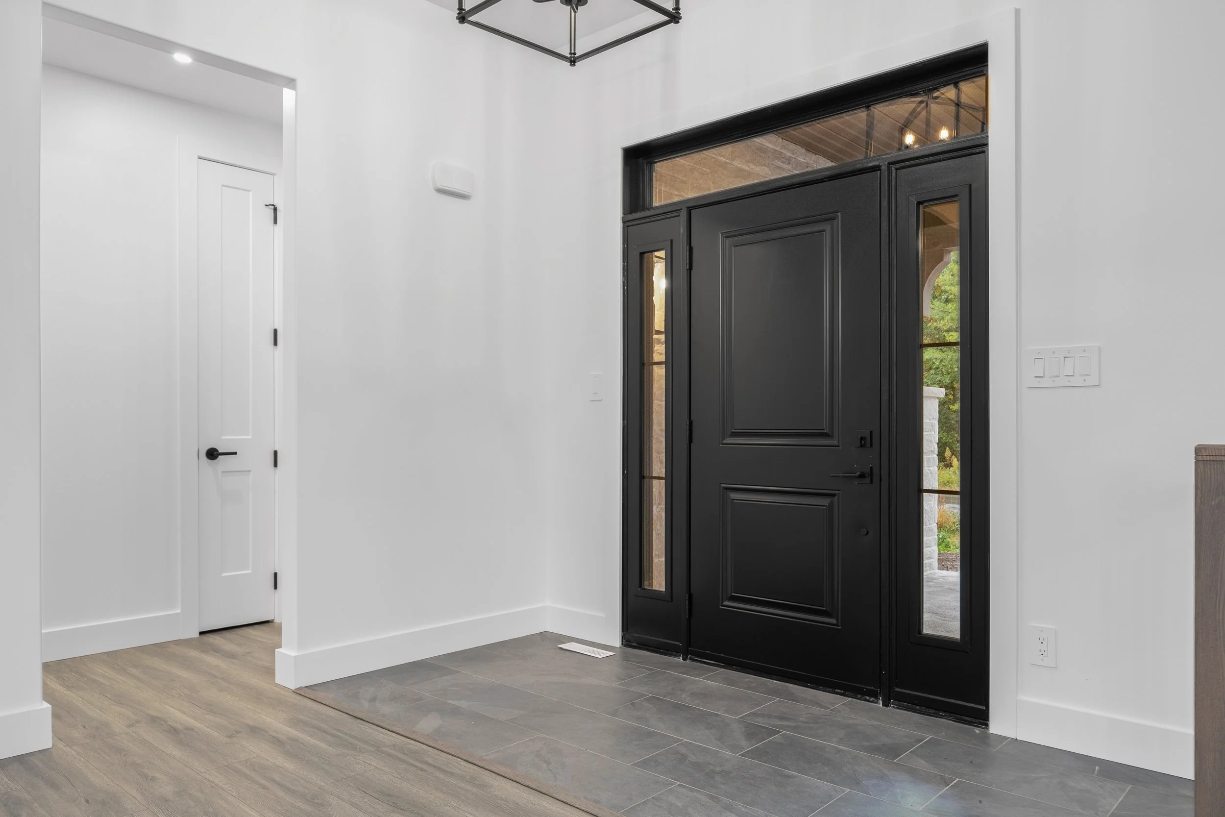 8-254 Michaels Way Carrying Place, ON (1).jpg