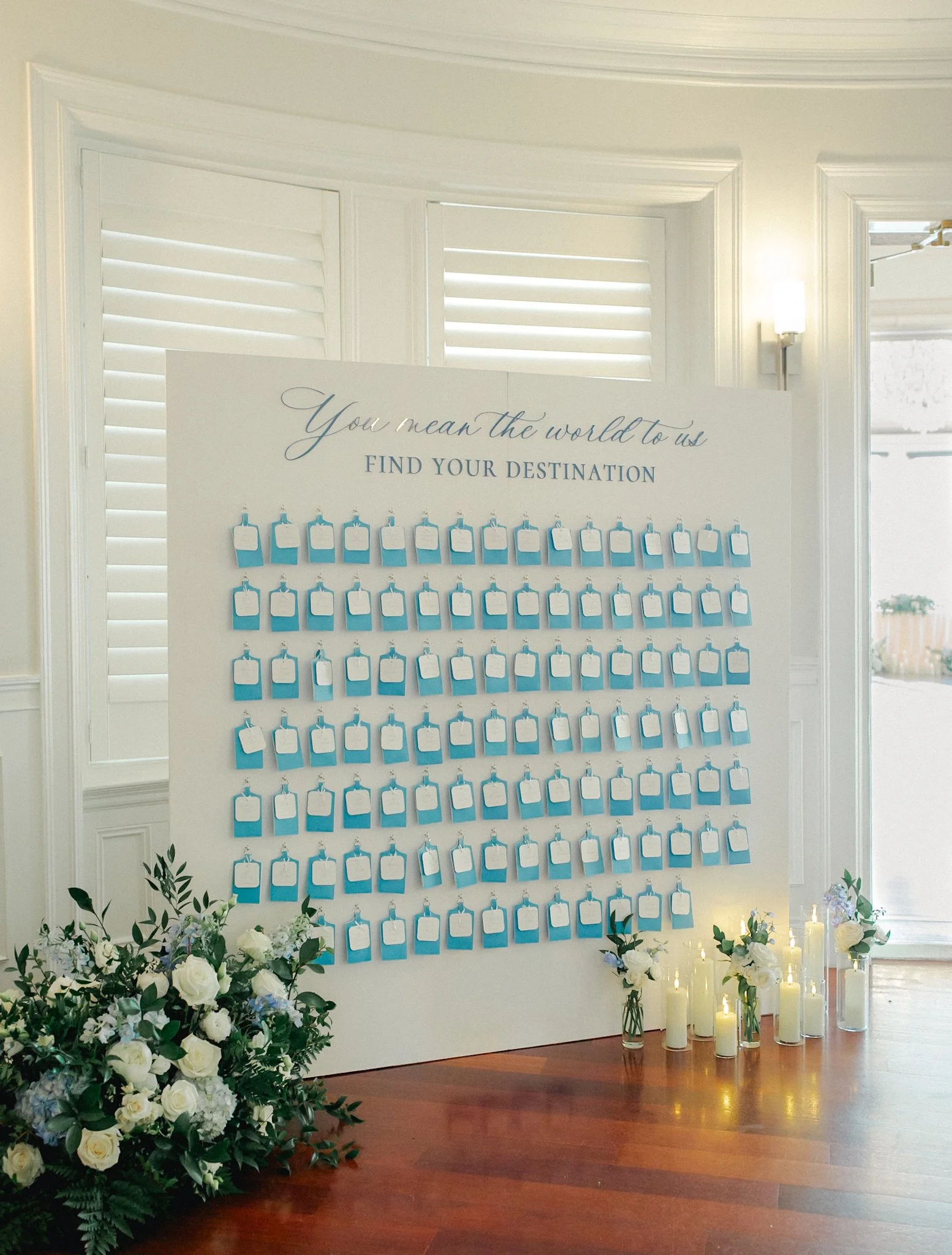 Coastal blue lugagge tag escort wall for OceanCliff Hotel in Newport
