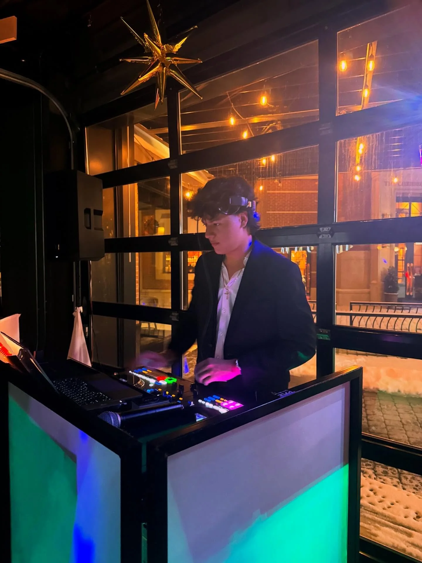 Cheers to 2026, massive thanks @coracoract for the incredible chance at @bluebacksquare, sending you all my love CoraCora! 🥂  #newyear #ct #dj #latino #djhacker #conneticut #event #party #viral #2026