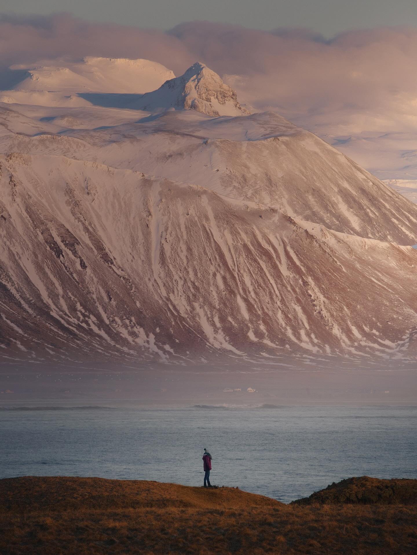 The land of Fire &amp; Ice &amp; good light 🇮🇸 
 
#adventurephotographer #iceland #portraitphotography #outdoorphotography