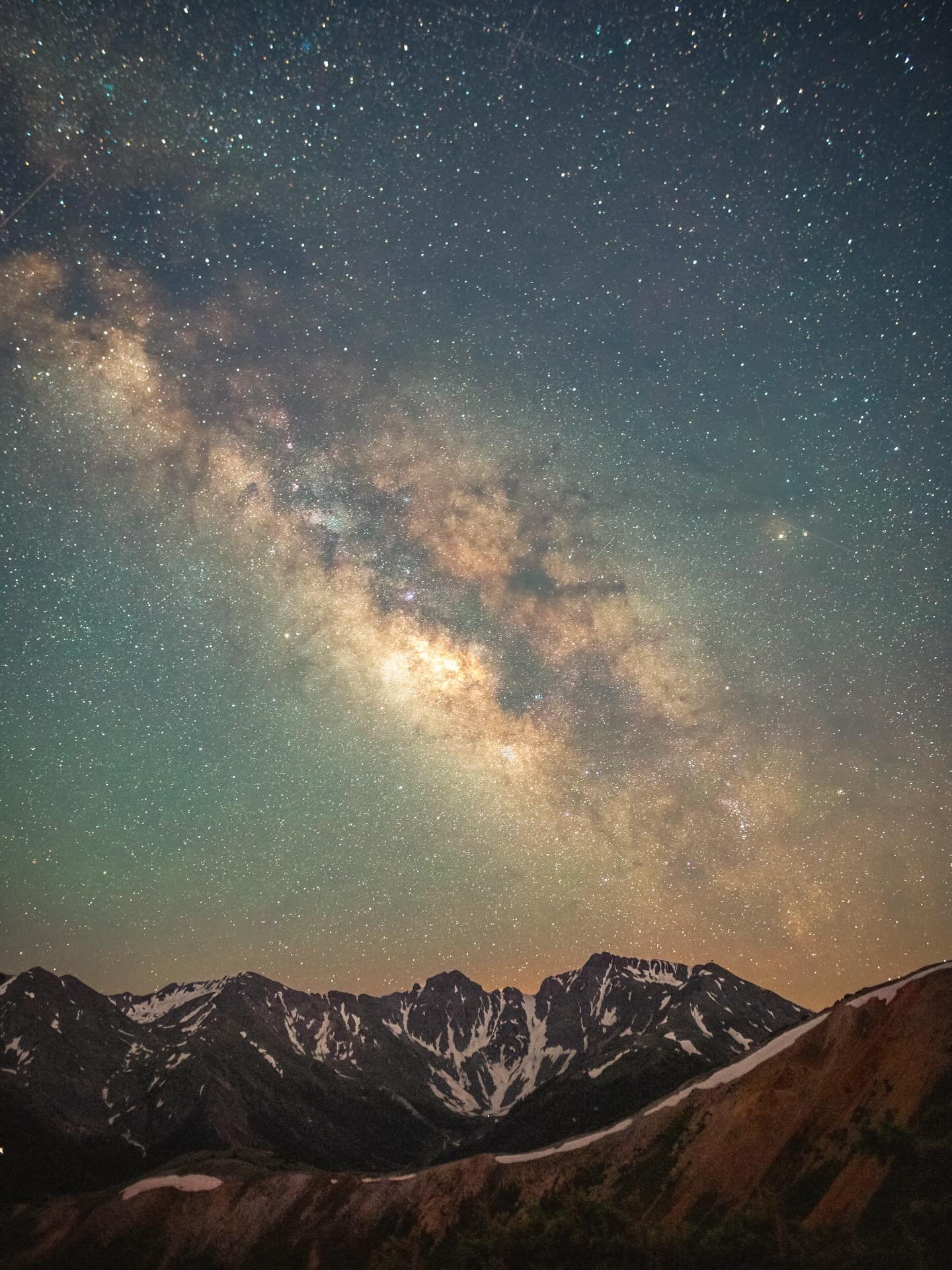 Happy Milky Way Monday!
 
Fun fact: these pictures were taken from the same mountain pass. 

Excited to take more pictures of more rad couples this year!

 
#coloradoelopementphotographer #astrophotography #adventureelopement #adventurebrides