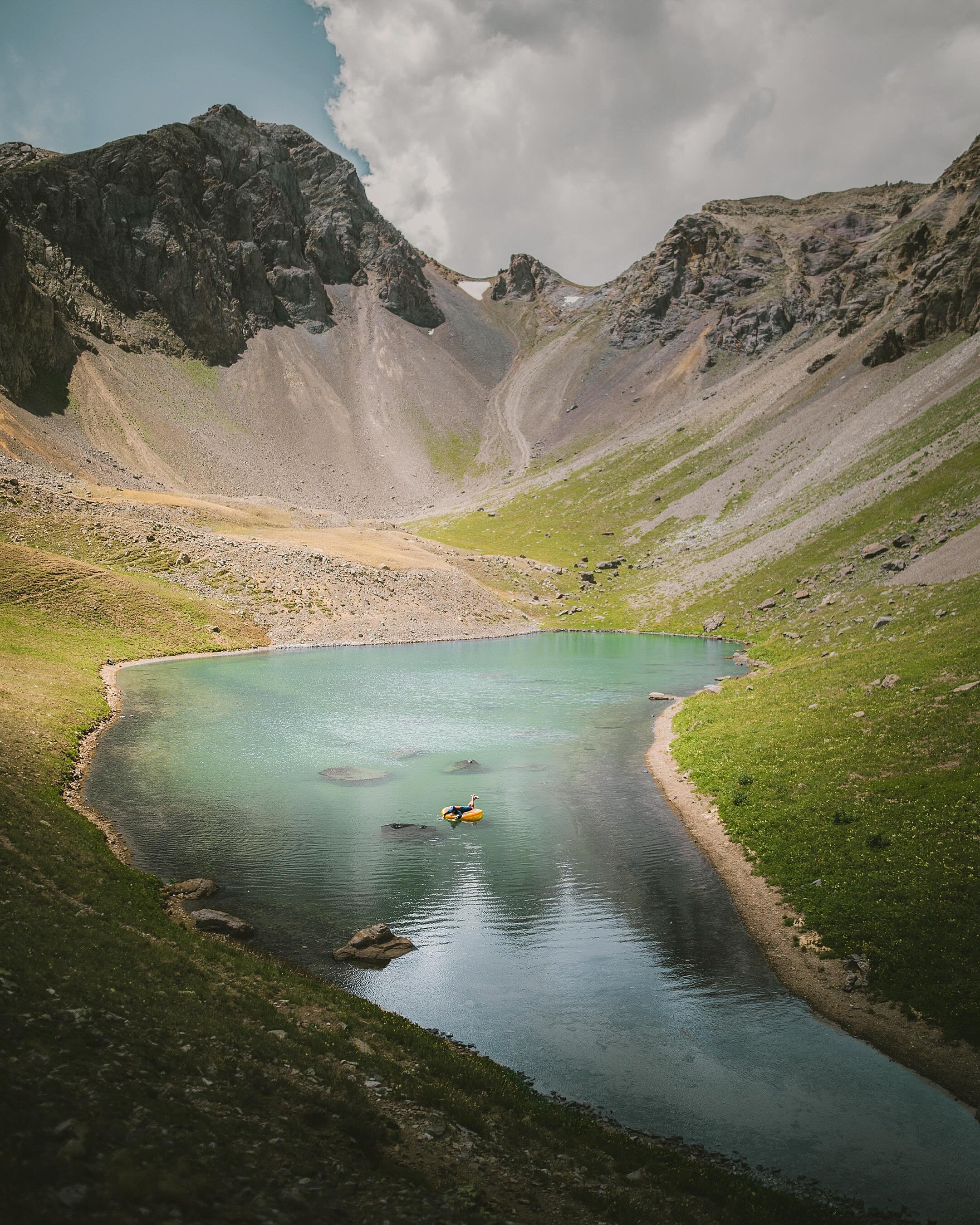 Alpine lake season is upon us! 
All photos were taken previous summers, except for the last photo. Last photo is current conditions. 🩵✨