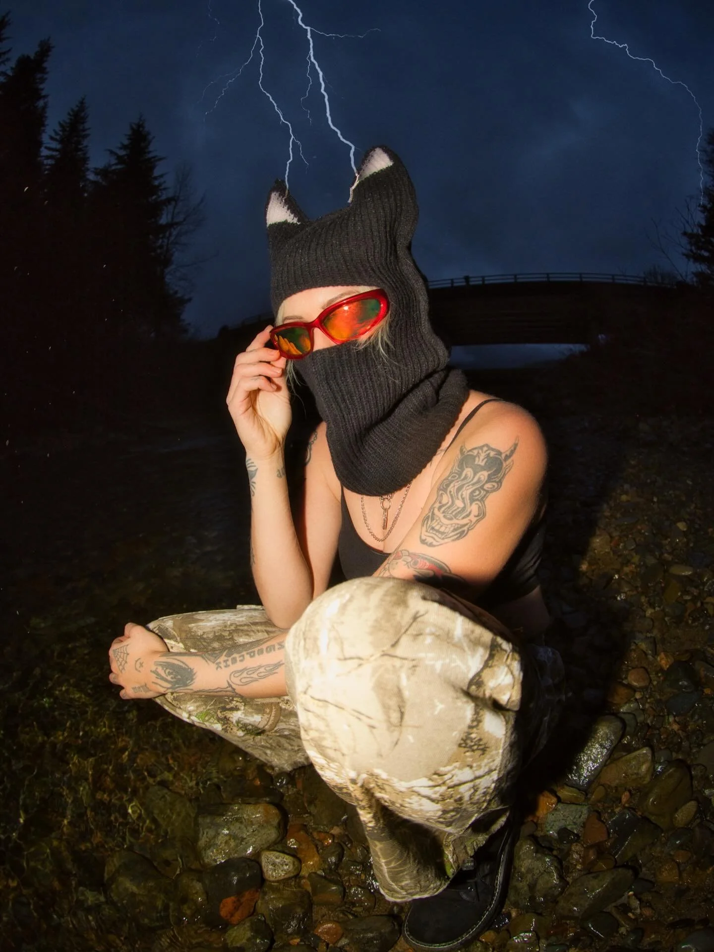 your favorite apr&egrave;s gremlin princess is closing out the year right 😈🏂

- dec 12 dallas, tx @officialgreenelephant 
- dec 19 el paso, tx @ 808
- dec 26 vail, co @chasingrabbitsvail w/ @micvh 
- dec 31 mammoth, ca NYE w/ @casmaliamusic 

MASSI