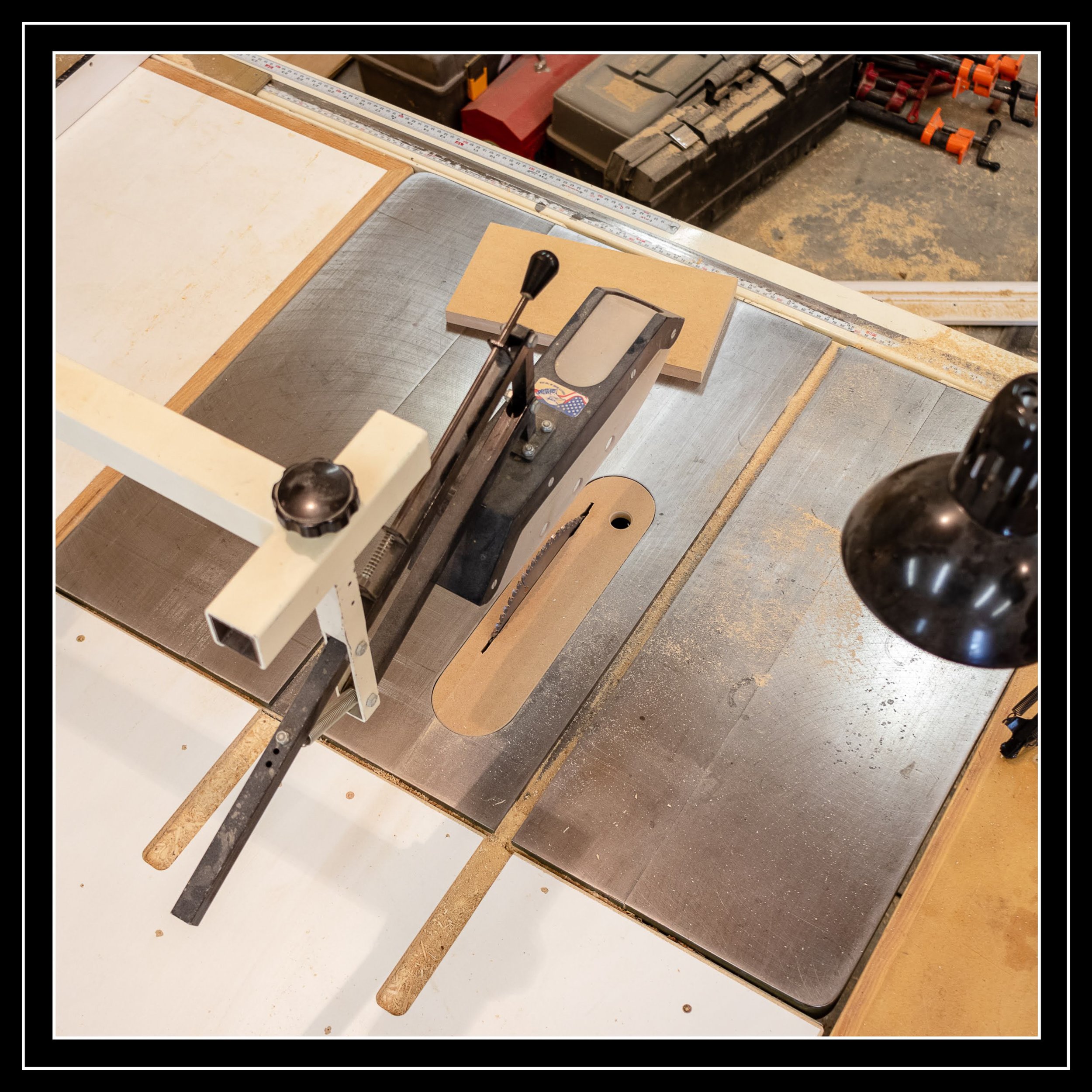 General 350 cabinet saw cast‑iron top, showing heavy‑duty construction and professional woodworking accuracy.