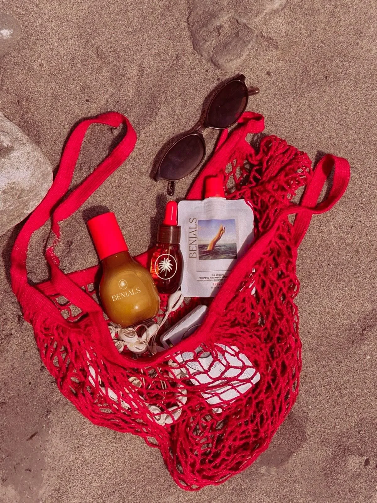 Mood board 📍🥀💄🀄️

Tell us how you slowed down this week, pls ❤️